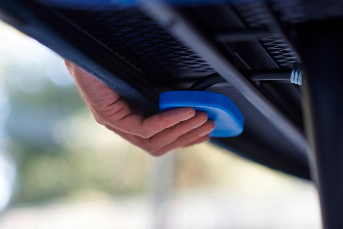 LIKALNA DESKA - temno modra, Basics, tekstil (38/136/8,5cm) - Joseph Joseph