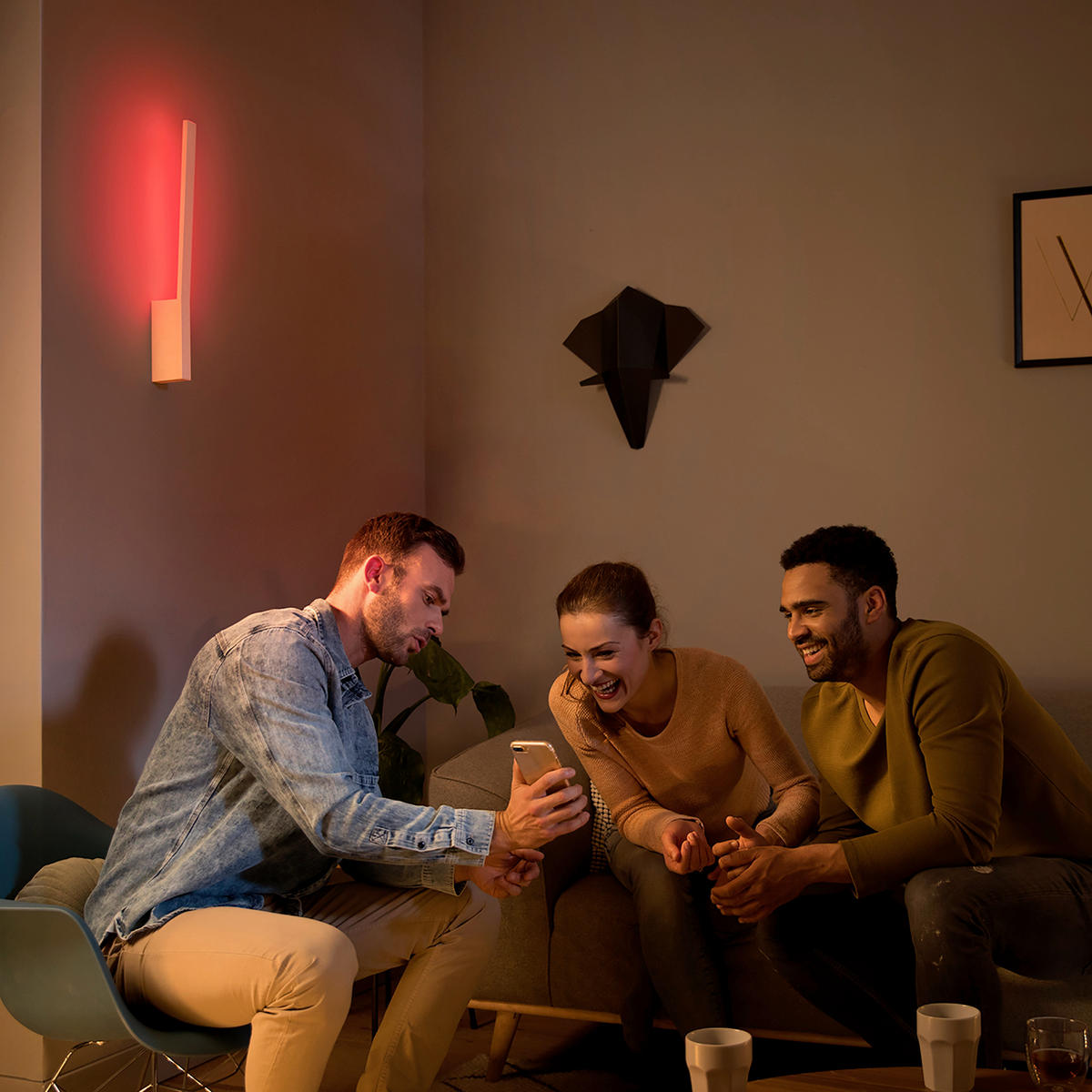NÁSTENNÉ LED SVIETIDLO, 10,7/55,8/3,1 cm  - biela, Basics, kov (10,7/55,8/3,1cm) - Philips HUE