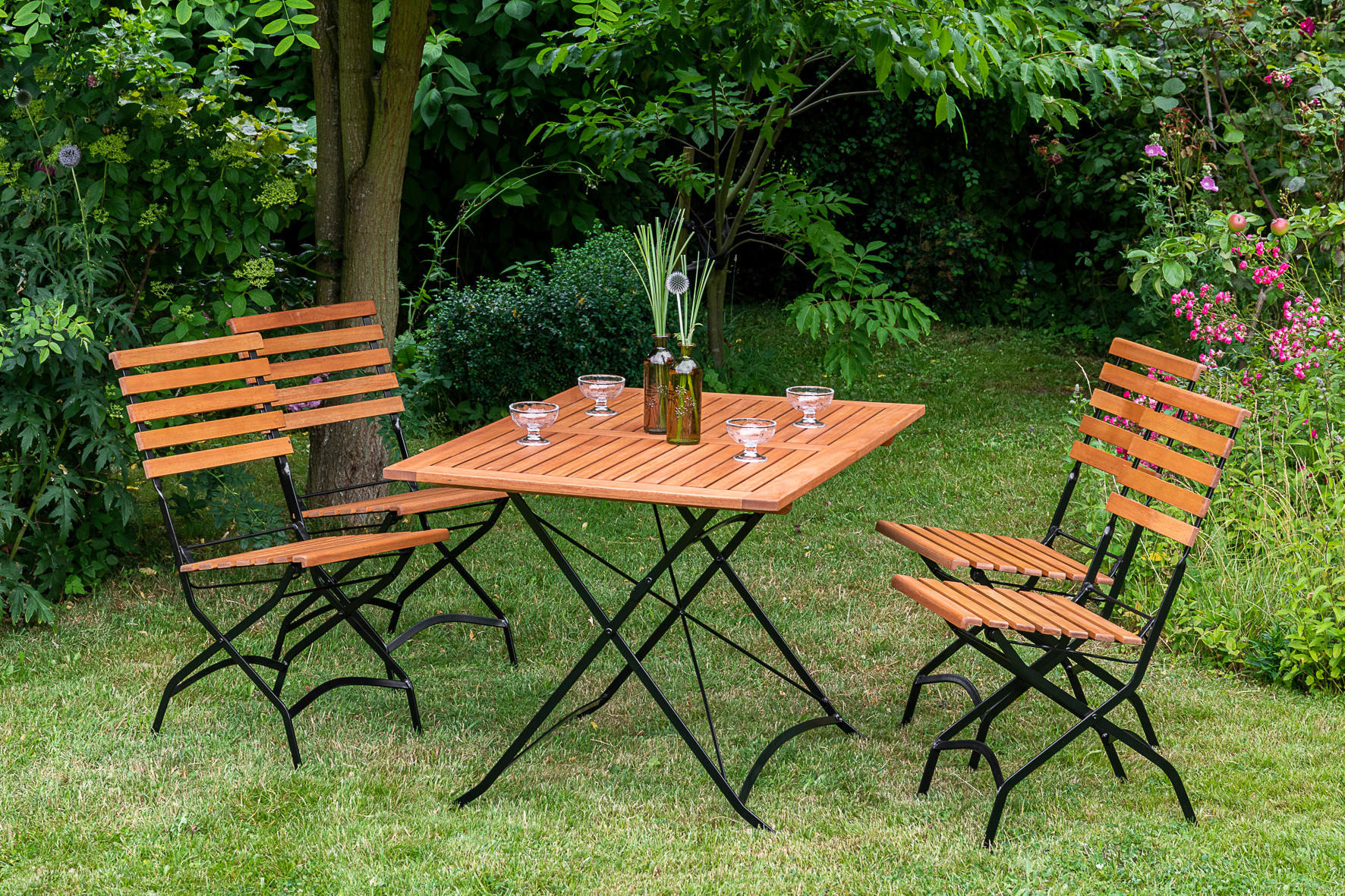 GARTENSTUHL-SET Eukalyptusholz Stahl Naturfarben, Schwarz  - Schwarz/Naturfarben, ROMANTIK / LANDHAUS, Holz/Metall (47/59/86cm) - Gardenson