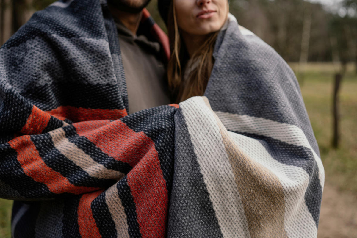 WOHNDECKE Latina 150/200 cm  - Anthrazit/Terracotta, Basics, Textil (150/200cm) - Ibena