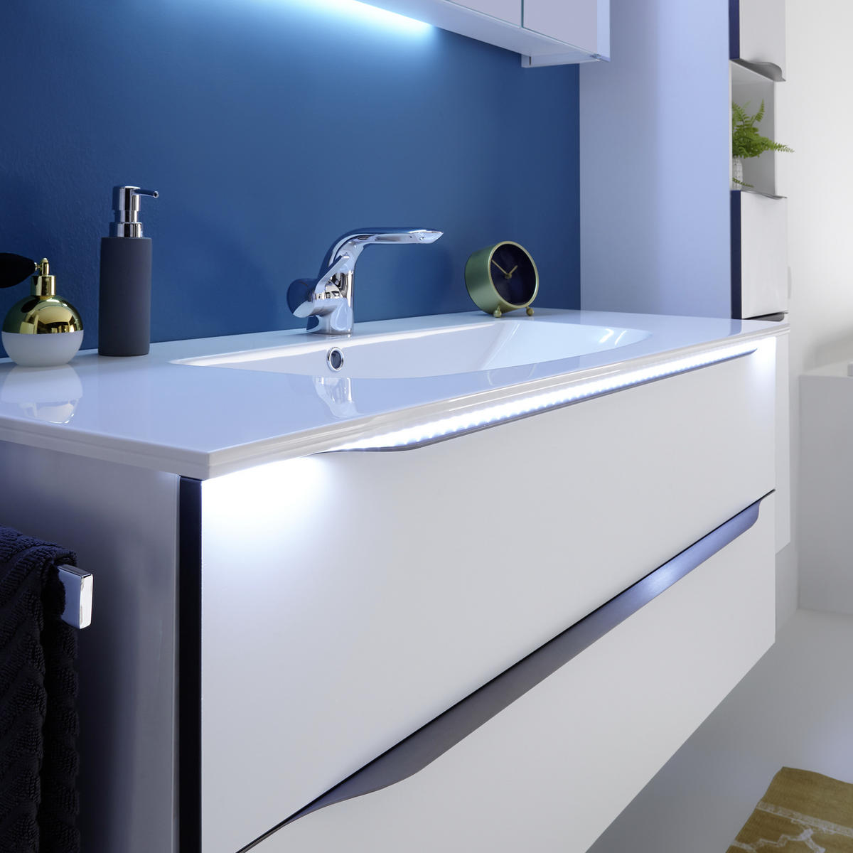 BADEZIMMER  in 117 cm  - Anthrazit/Weiß, KONVENTIONELL, Holzwerkstoff/Stein (117cm) - Sadena