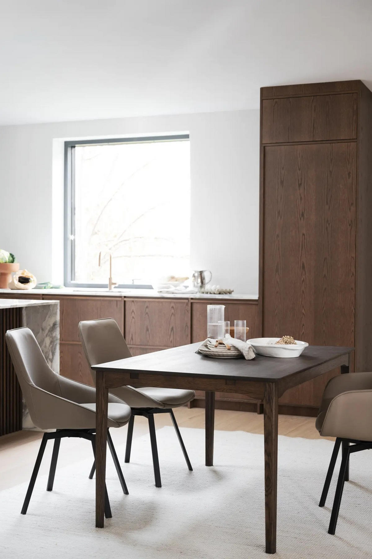 MATBORD mörkbrun  utdragbar, finns i olika storlekar, finns i olika trädekorer  - mörkbrun, Design, trä (140/90/75cm) - Rowico