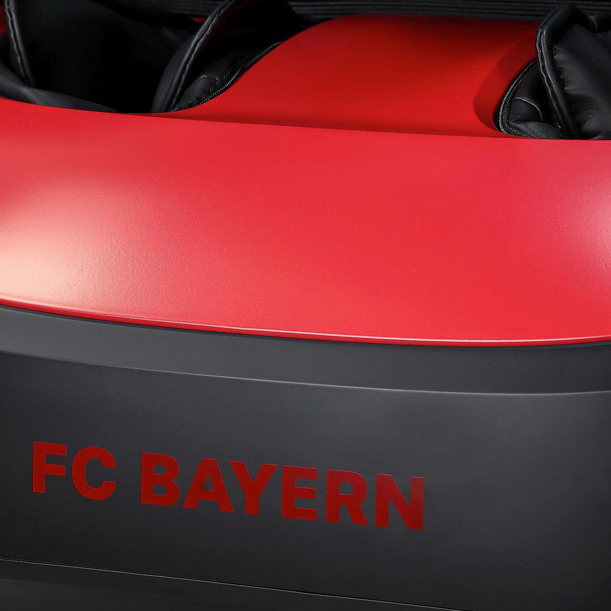 MASSAGESESSEL FC BAYERN MÜNCHEN  mit Lederlook Rot, Schwarz integrierte Lautsprecher, Relaxfunktion, Liegefunktion, Sitzheizung, Netzbetrieb, Massagefunktion, Herz-Waage-Funktion, integrierter Akku, abwischbar, ausziehbare Fußstütze, Bluetooth-Lautsprecher, Rückenlehne in S-Form  - Rot/Schwarz, KONVENTIONELL, Kunststoff/Textil (177-190/130/86cm) - Welnova