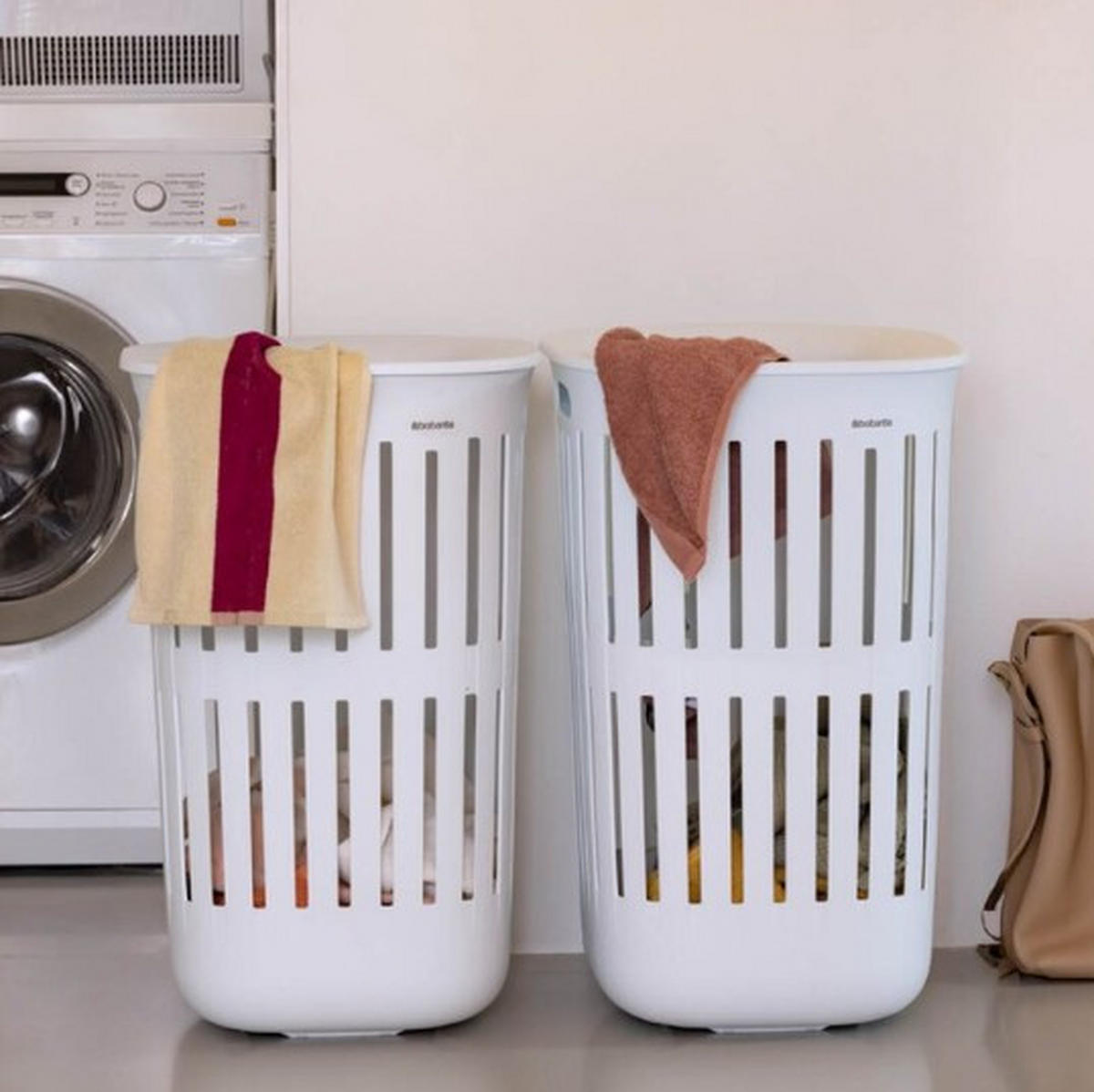 TVÄTTKORG - vit, Basics, plast (38,2/38,2/64,3cm) - Brabantia