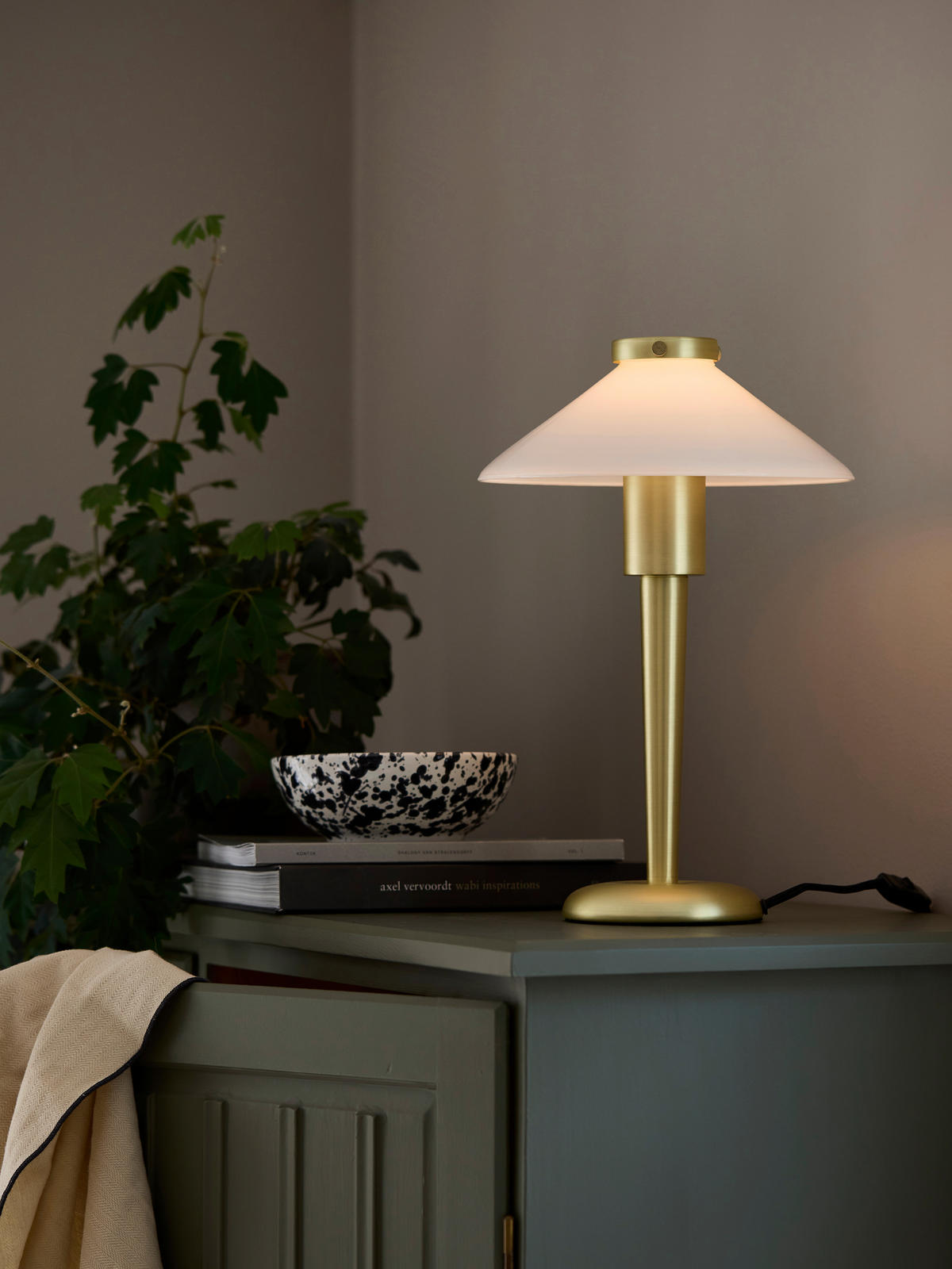 BORDSLAMPA PR Home August 25/25/34 cm   - guldfärgad, Klassisk, metall (25/25/34cm)