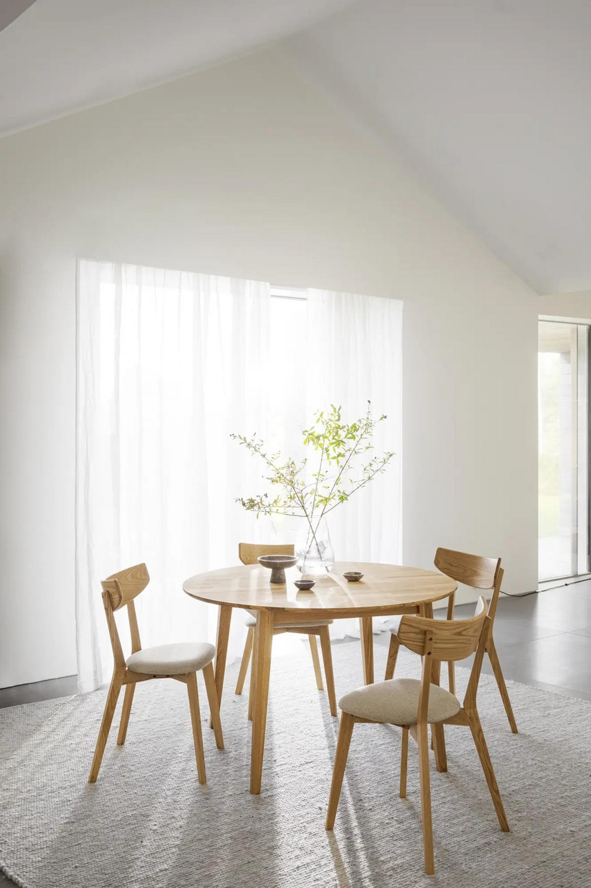 MATBORD ekfärgad rund  utdragbar  - ekfärgad, Design, trä (120/120/74cm) - Rowico