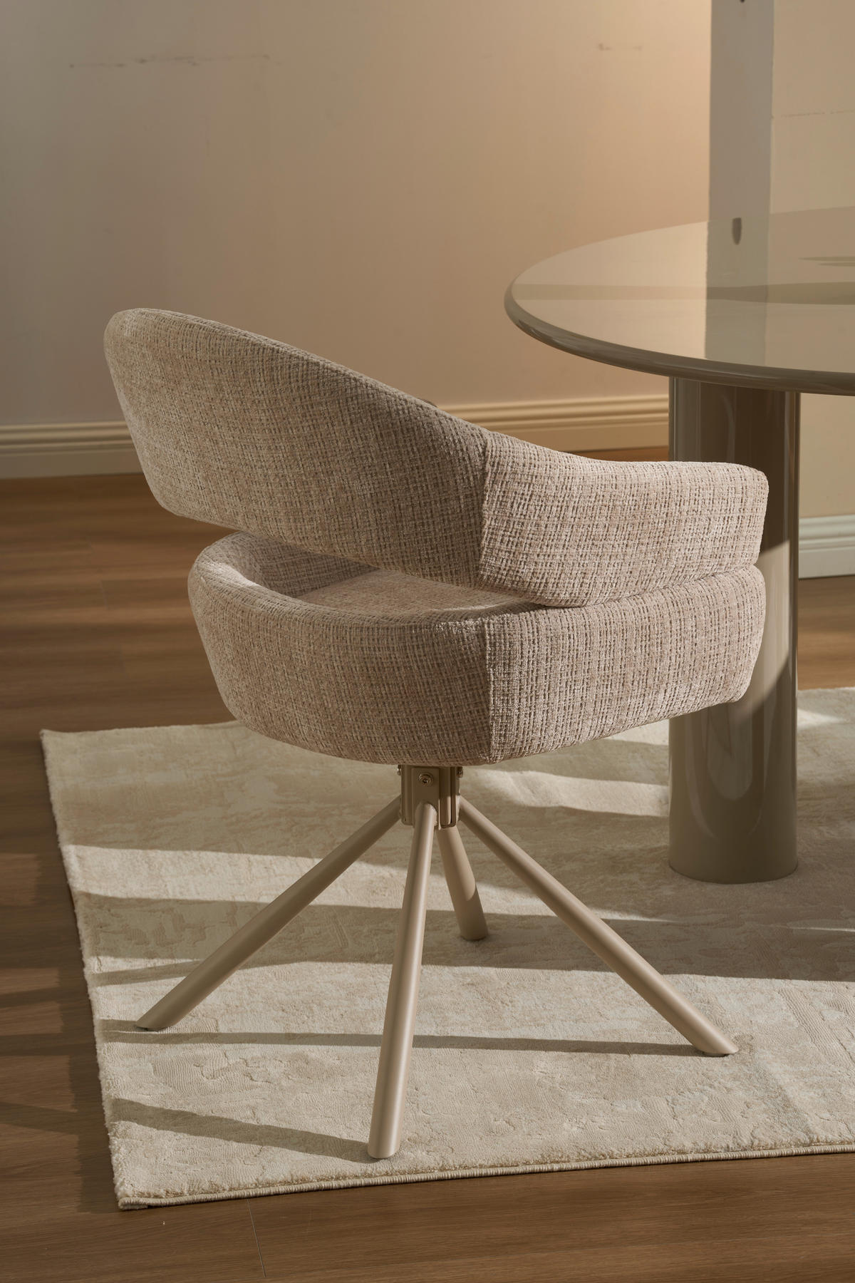 ARMLEHNSTUHL  Sitzfläche 360° drehbar Chenille  Beige  - Beige, MODERN, Holz/Textil (58/85/62cm) - Livetastic