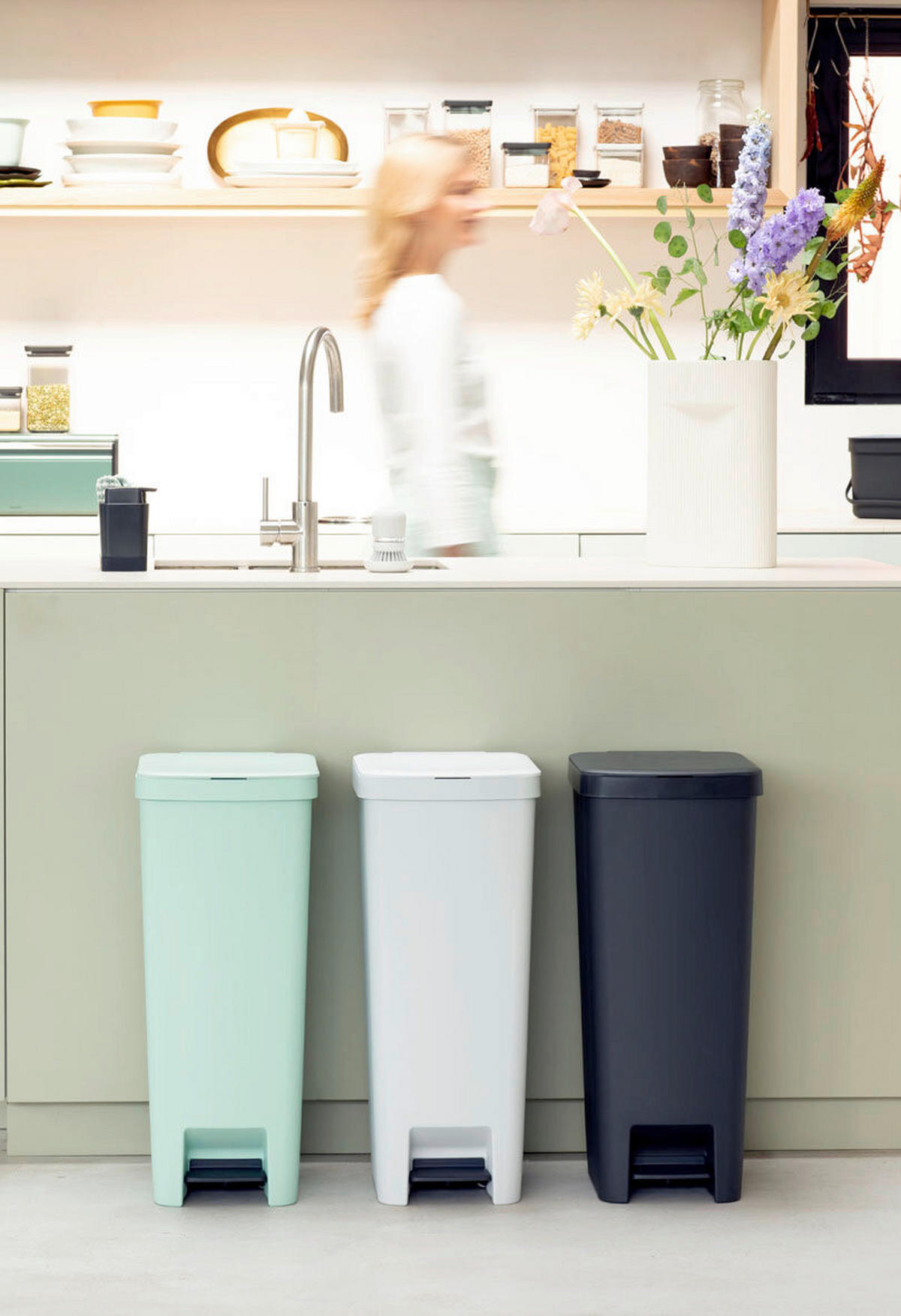 KOŠ ZA SMETI - zelena, Basics, umetna masa (28/66.6/35.2cm) - Brabantia