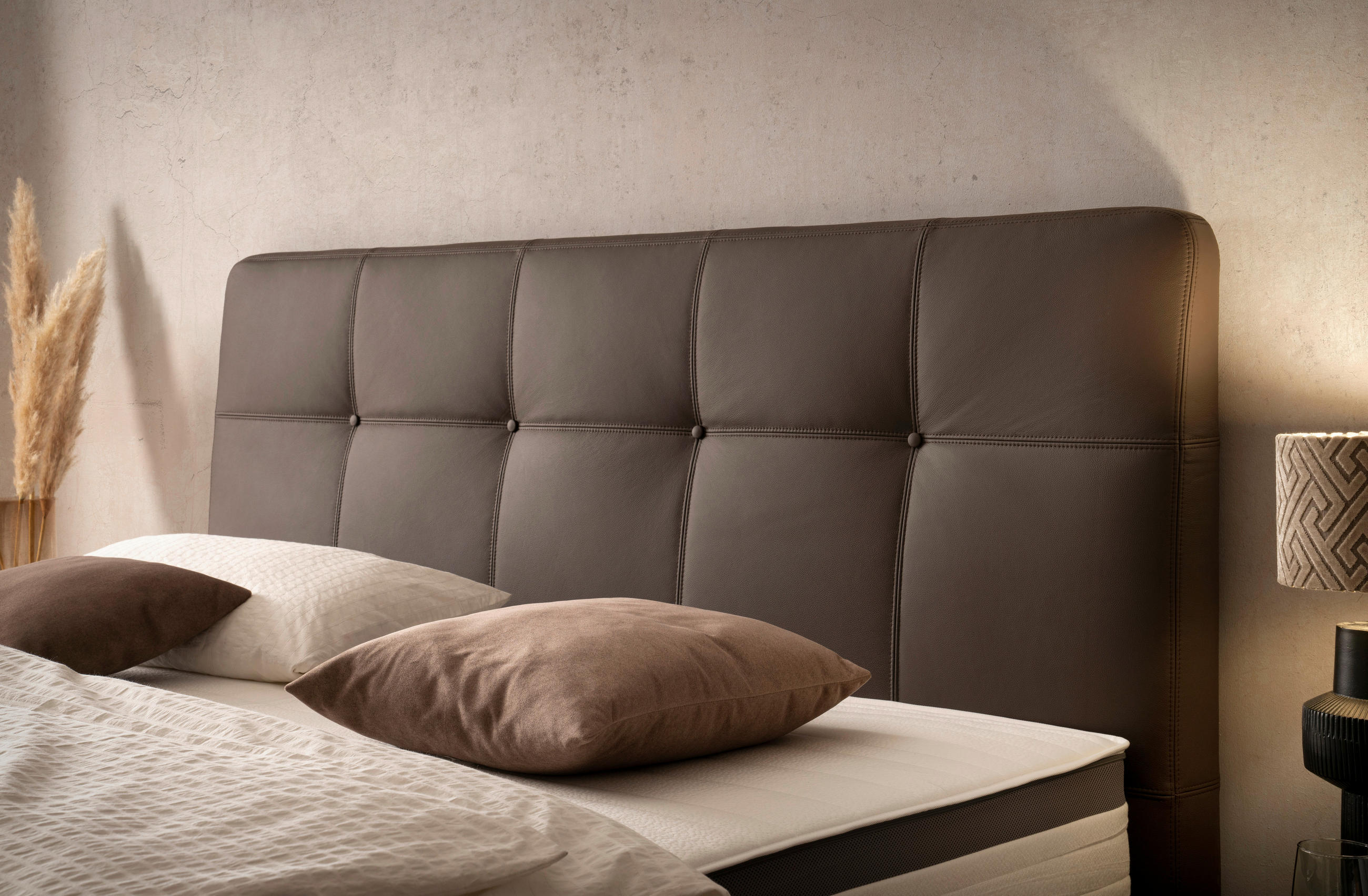 Thumbnail - Novel Boxspringbett, Braun, Textil, Kombination Echtleder/Lederlook, Rindleder, Fichte, Sperrholz, H2 + H3, 7-Zonen, Höh...