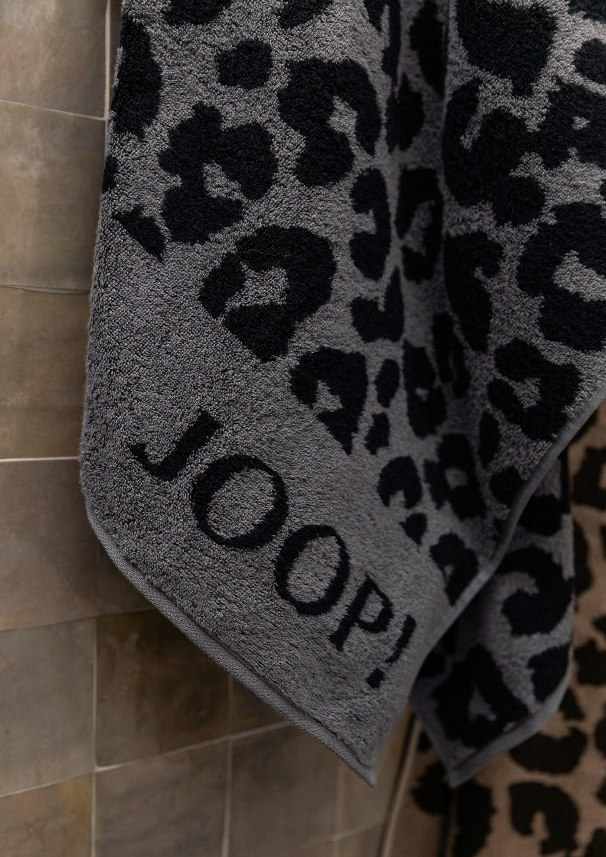 BRISAČA ZA TUŠIRANJE LEO  barve grafita 80/150 cm  - barve grafita, Basics, tekstil (80/150cm) - Joop!