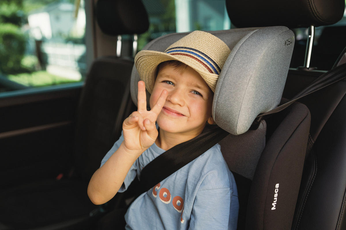KINDERAUTOSITZ MUSCA ECE R 129 i-SIZE  - Hellgrau/Schwarz, Basics, Kunststoff/Textil (44/55/43cm) - Osann