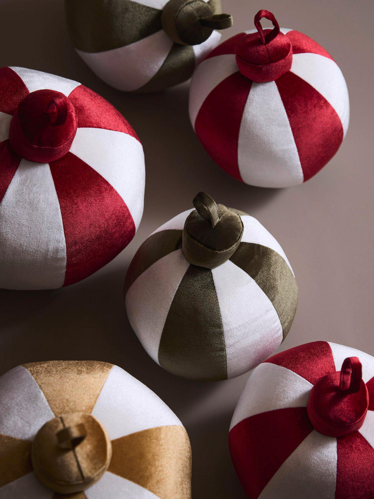 ZIERKISSEN  28/28 cm   - Goldfarben, Basics, Textil (28/28cm) - Svanefors