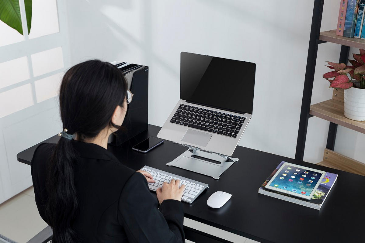 LAPTOP-HALTERUNG Metall Alufarben  - Alufarben, Design, Metall (26,5/16/23cm) - Boxxx
