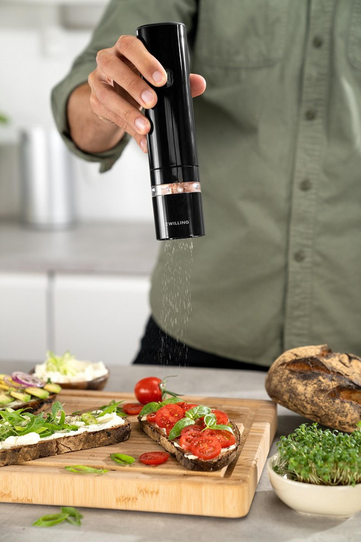 ELEKTR. SALZ-/PFEFFERMÜHLE  - Schwarz, Basics, Keramik/Kunststoff - Zwilling