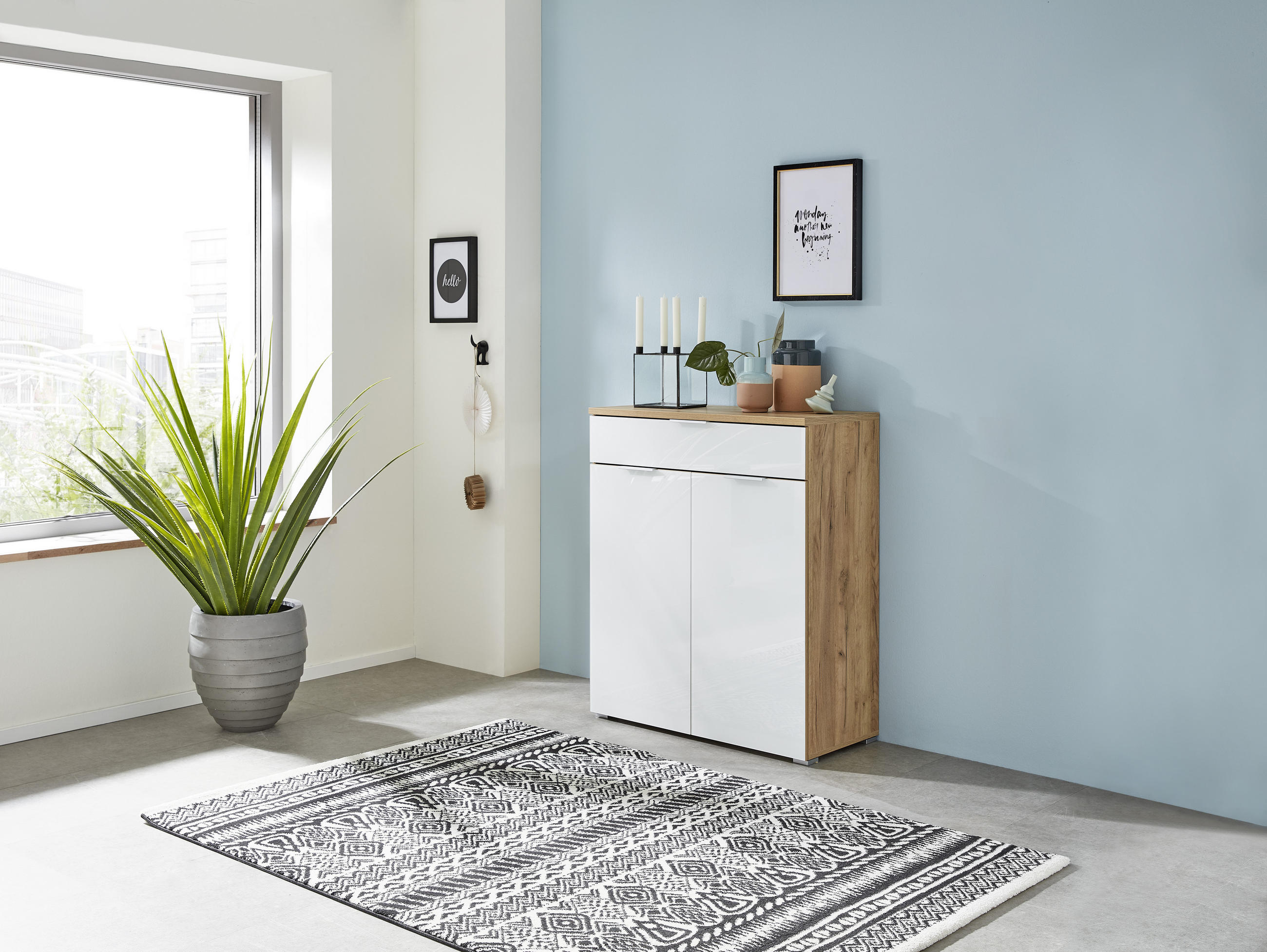KOMMODE 89/105/40 cm in Weiss, Eichefarben - Weiss/Eichefarben, Konventionell, Glas/Holzwerkstoff (89/105/40cm)