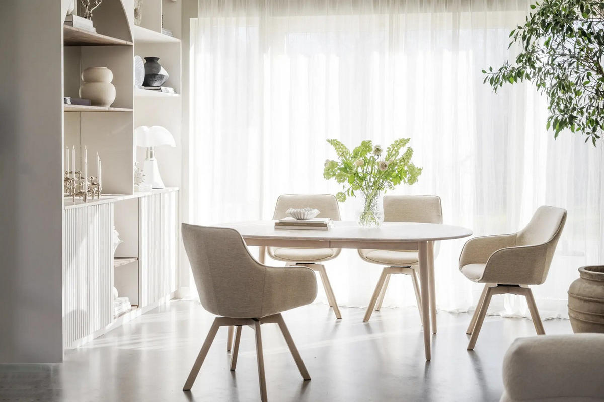 MATBORD ek Bianco oval  utdragbar, finns i olika storlekar, finns i olika trädekorer  - ek Bianco, Design, trä (170/105/74cm) - Rowico