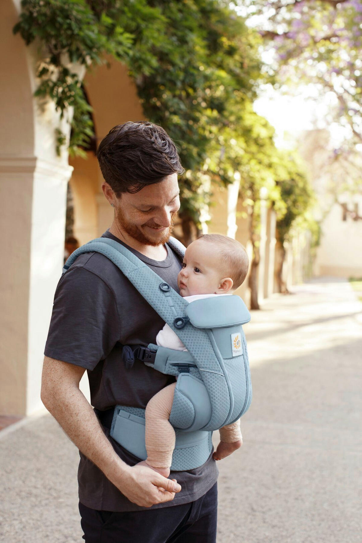 KENGUR NOSILJKA  Omni Breeze  - svetloplava, Osnovno, tekstil (0,7kg) - Ergo Baby