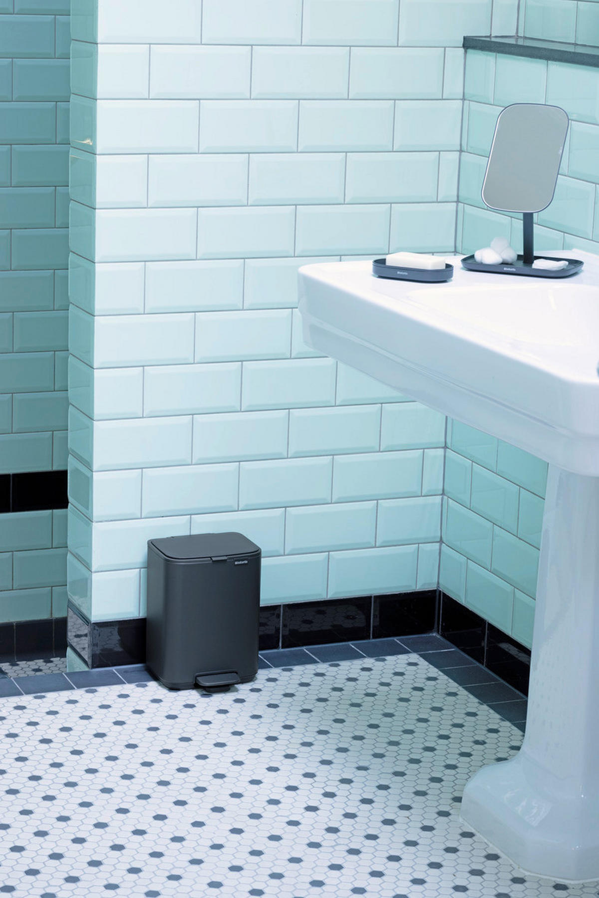 KANTA SA PAPUČICOM  4 l   - tamnosiva/antracit, Konvencionalno, metal/plastika (20/26,8/20,5cm) - Brabantia