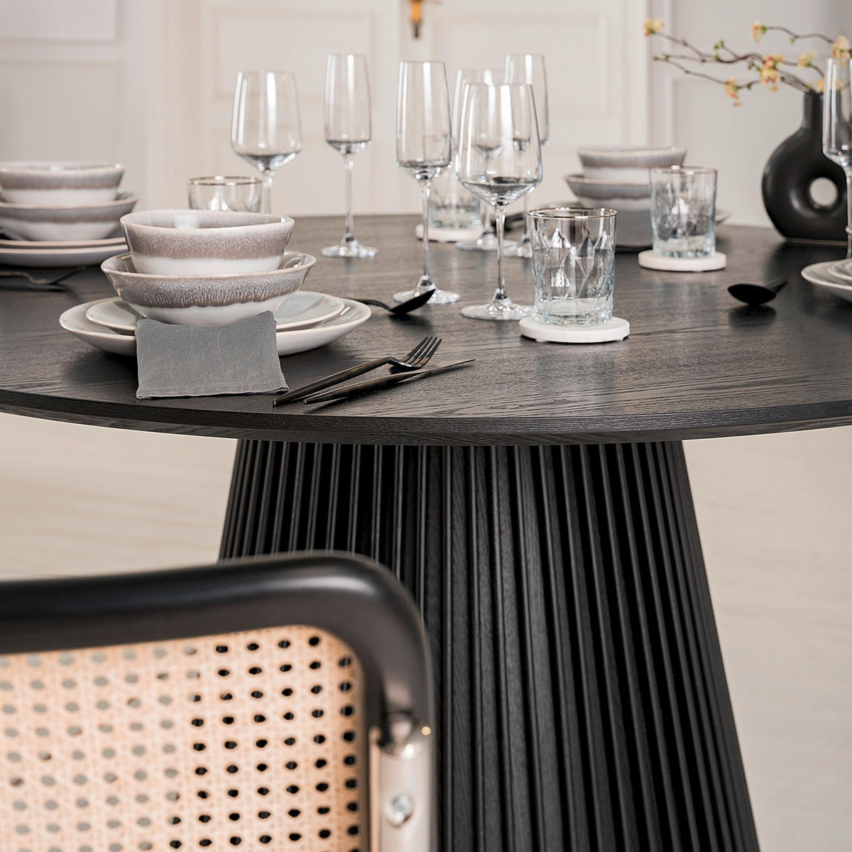 MATBORD i trä, trämaterial 140/140/75 cm   - svart, Modern, trämaterial/trä (140/140/75cm) - home24