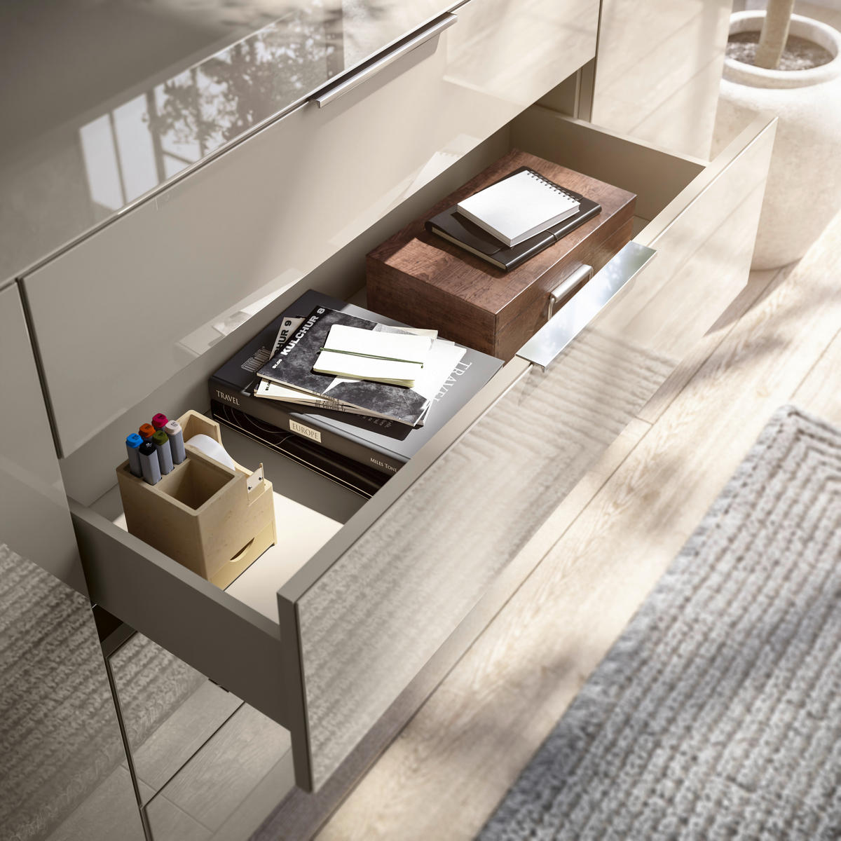 KOMODA,  - Moderno, steklo/leseni material (180/99/40cm) - MID.YOU