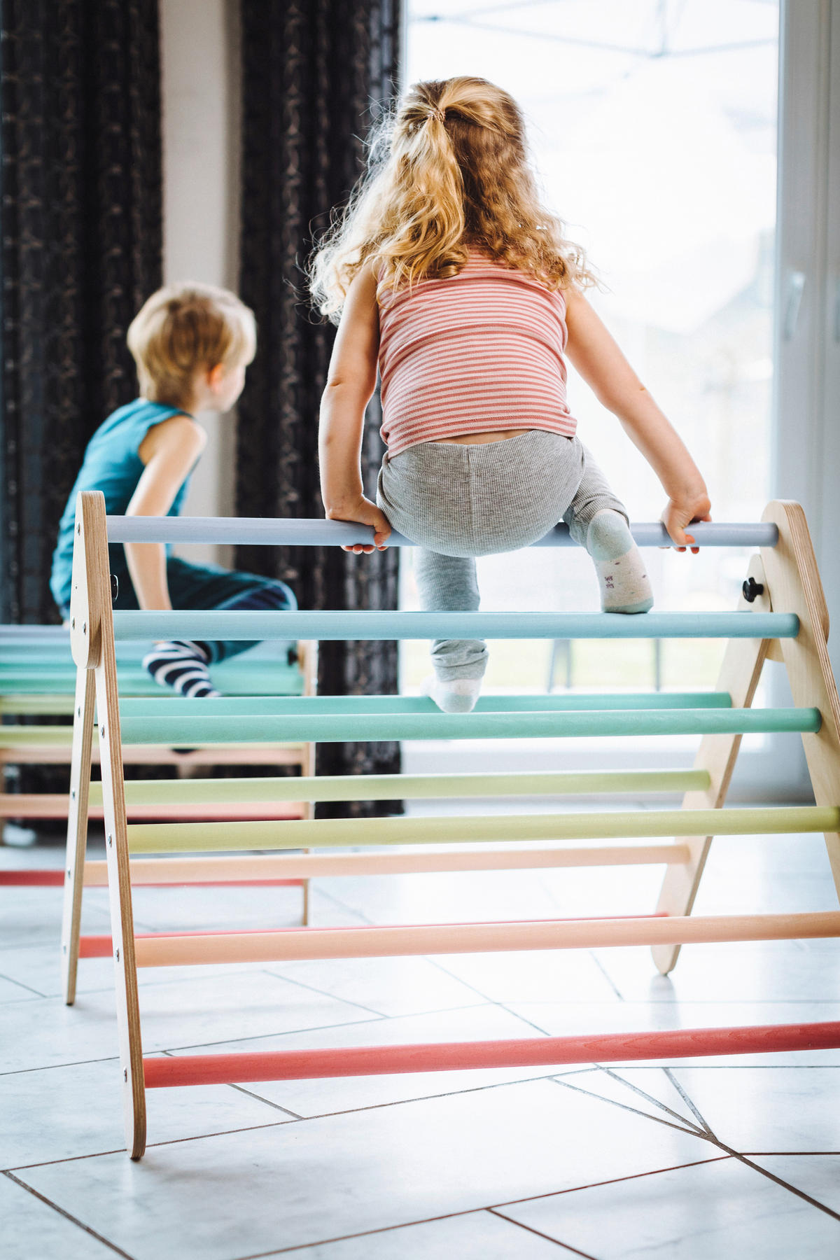 KLETTERDREIECK - Multicolor, Basics, Holz (70/82/63cm) - tiSsi