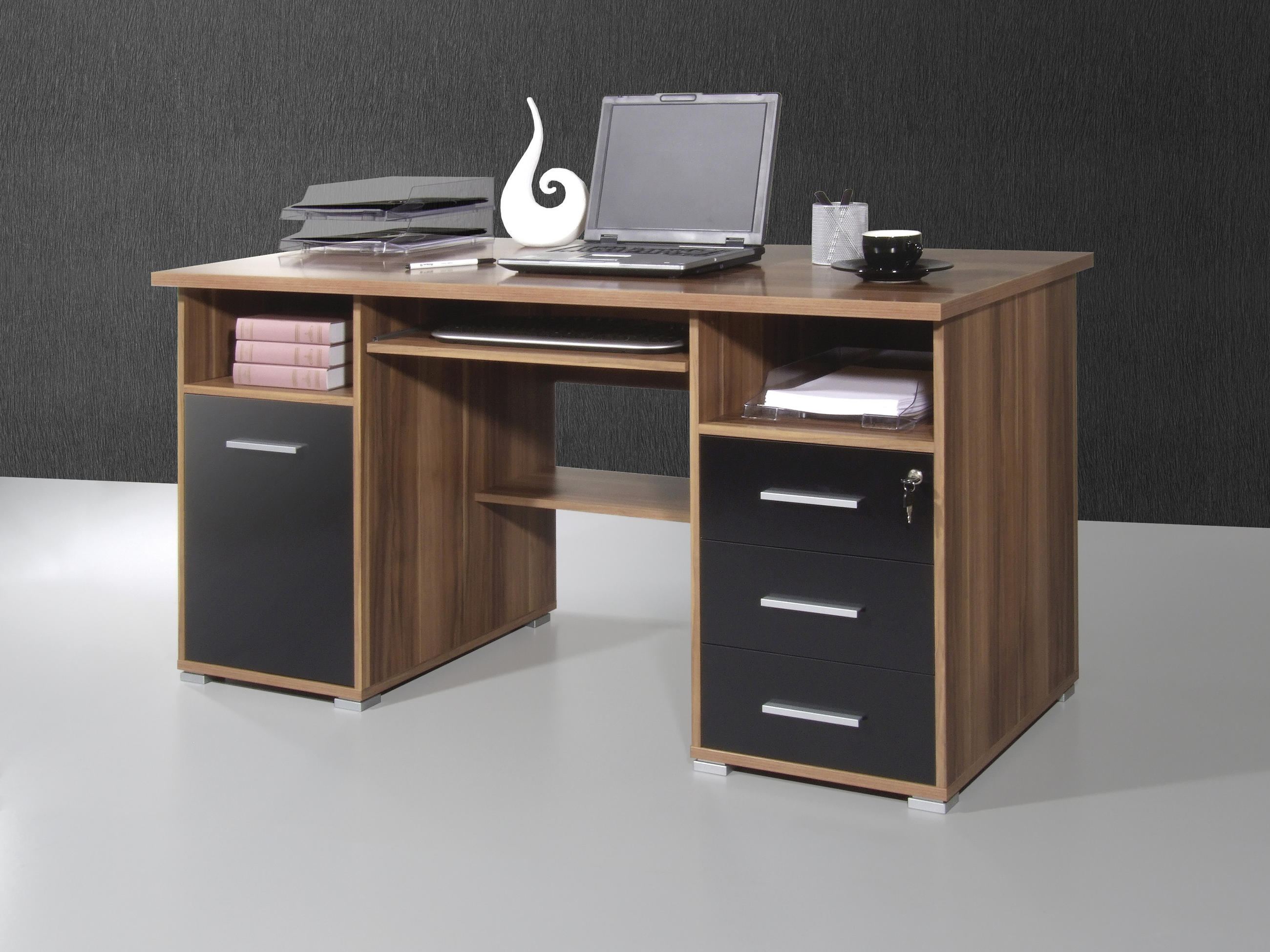 SCHREIBTISCH 145/70/75 cm in Schwarz, Walnussfarben - Silberfarben/Walnussfarben, Design, Holzwerkstoff/Metall (145/70/75cm) - Germania