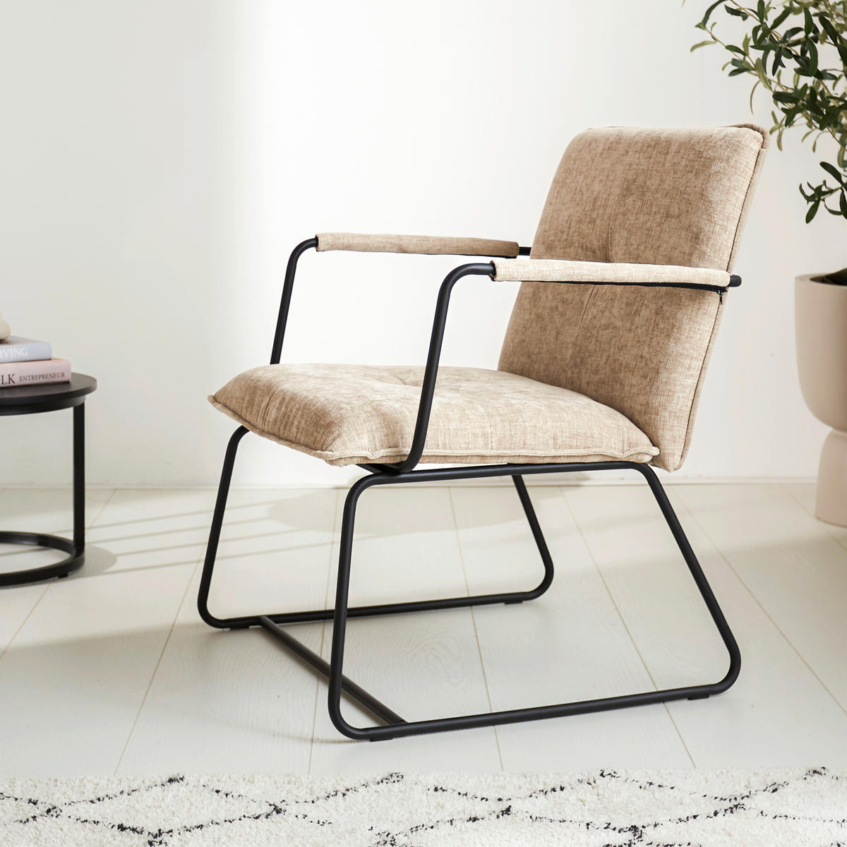 SESSEL in Chenille Beige  - Beige/Schwarz, MODERN, Textil/Metall (65/80/68cm) - MID.YOU