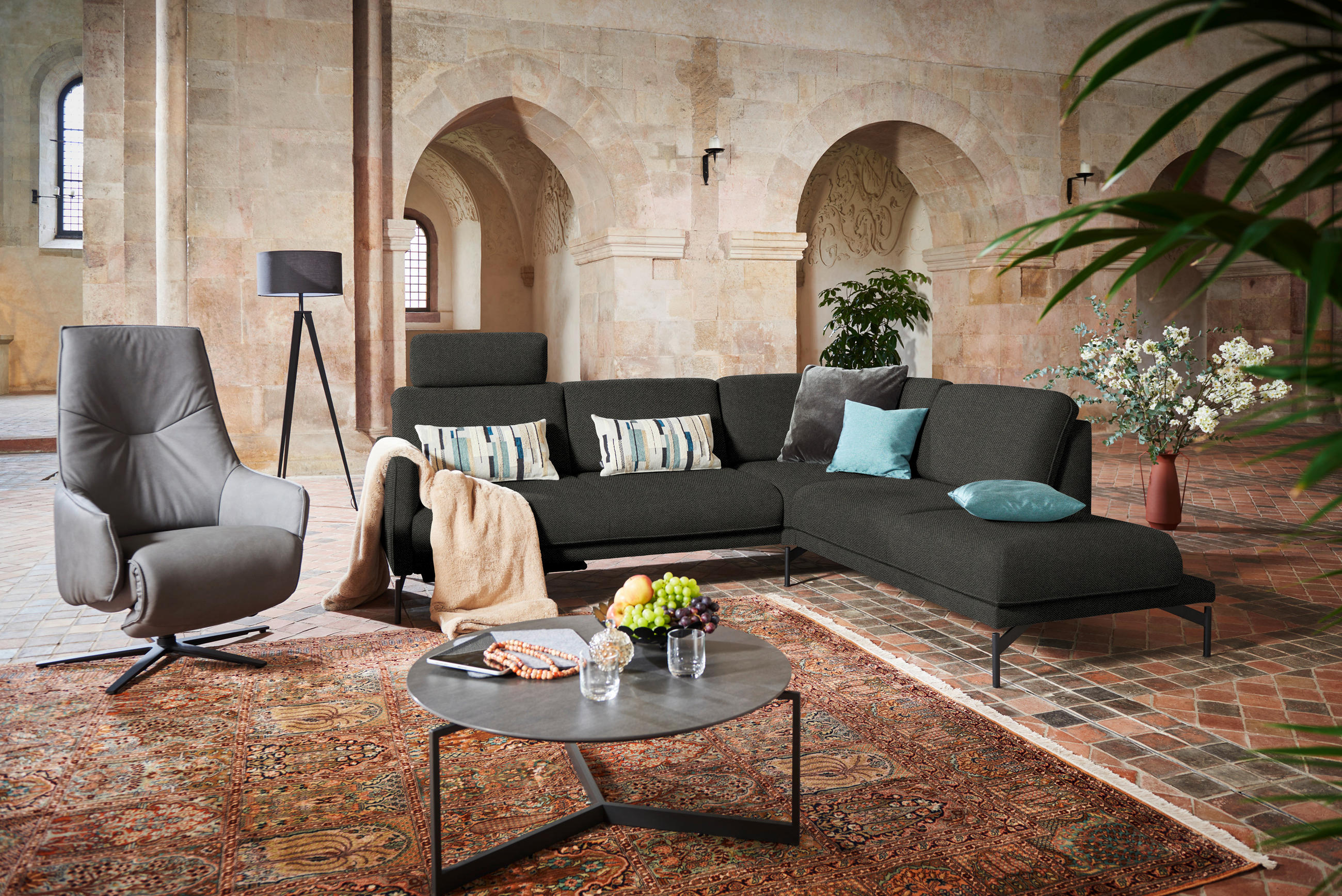 ECKSOFA in Flachgewebe, Struktur Anthrazit  - Anthrazit, Design, Textil/Metall (254/230cm) - Johann Jakob