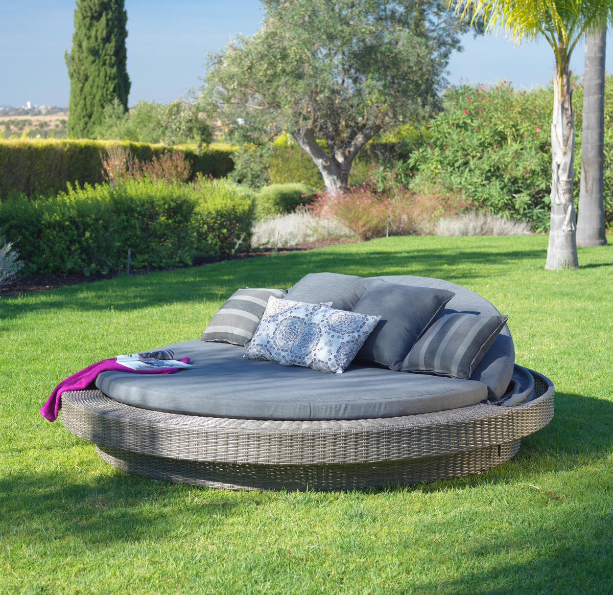 VONKAJŠIA POSTEĽ SO STRIEŠKOU, kov, plast, textil - sivá, Romantik / Landhaus, kov/textil (218/127/218cm) - Amatio