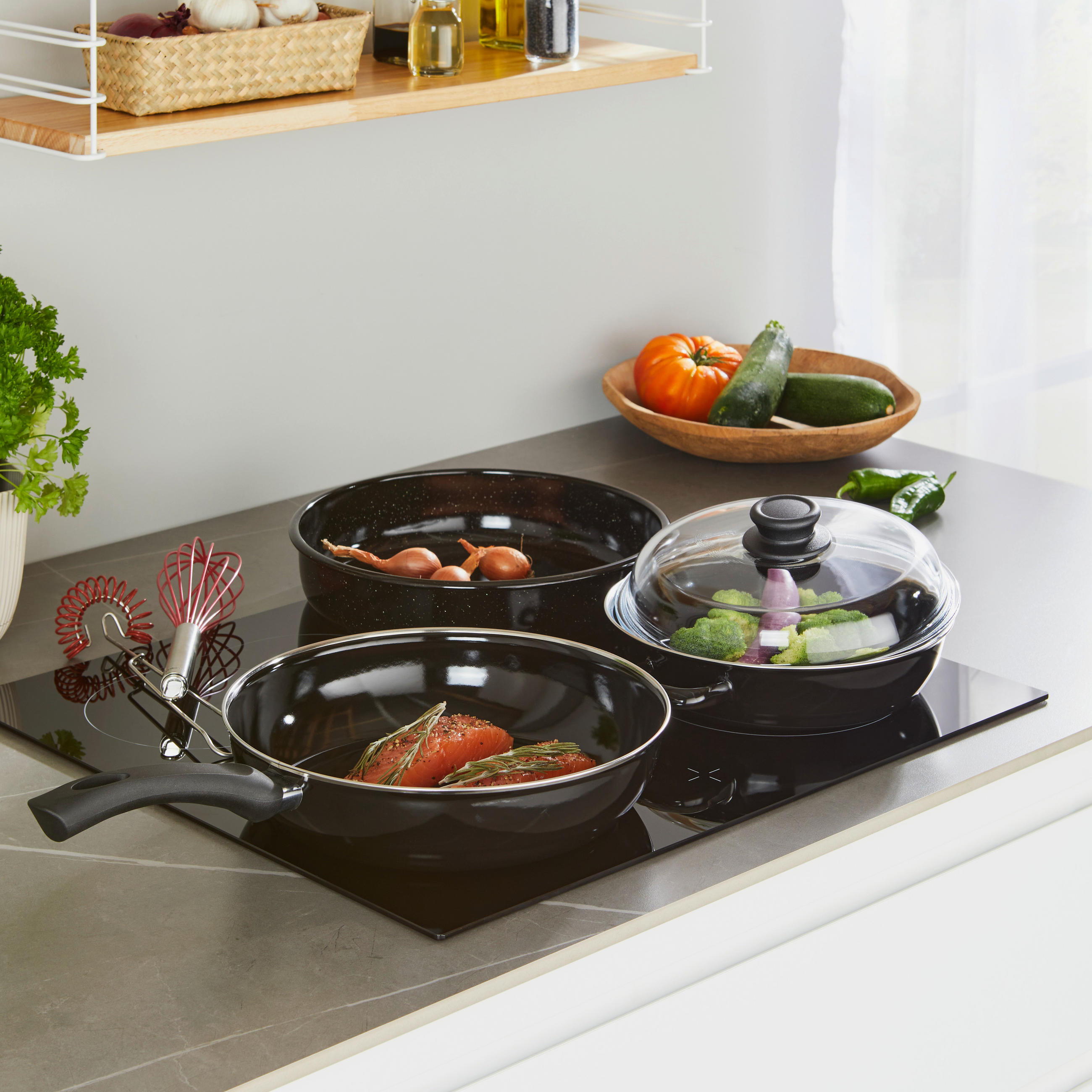 PONEV Profi emajl  - črna, Basics, kovina (30/30cm) - Riess