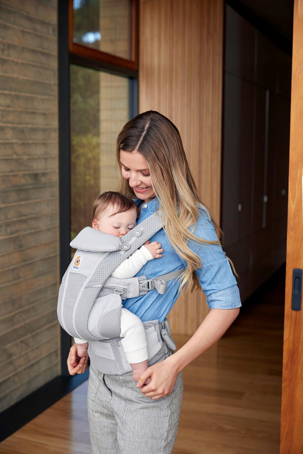 KENGUR NOSILJKA  Omni Breeze  - svetlosiva, Osnovno, tekstil (0,7kg) - Ergo Baby