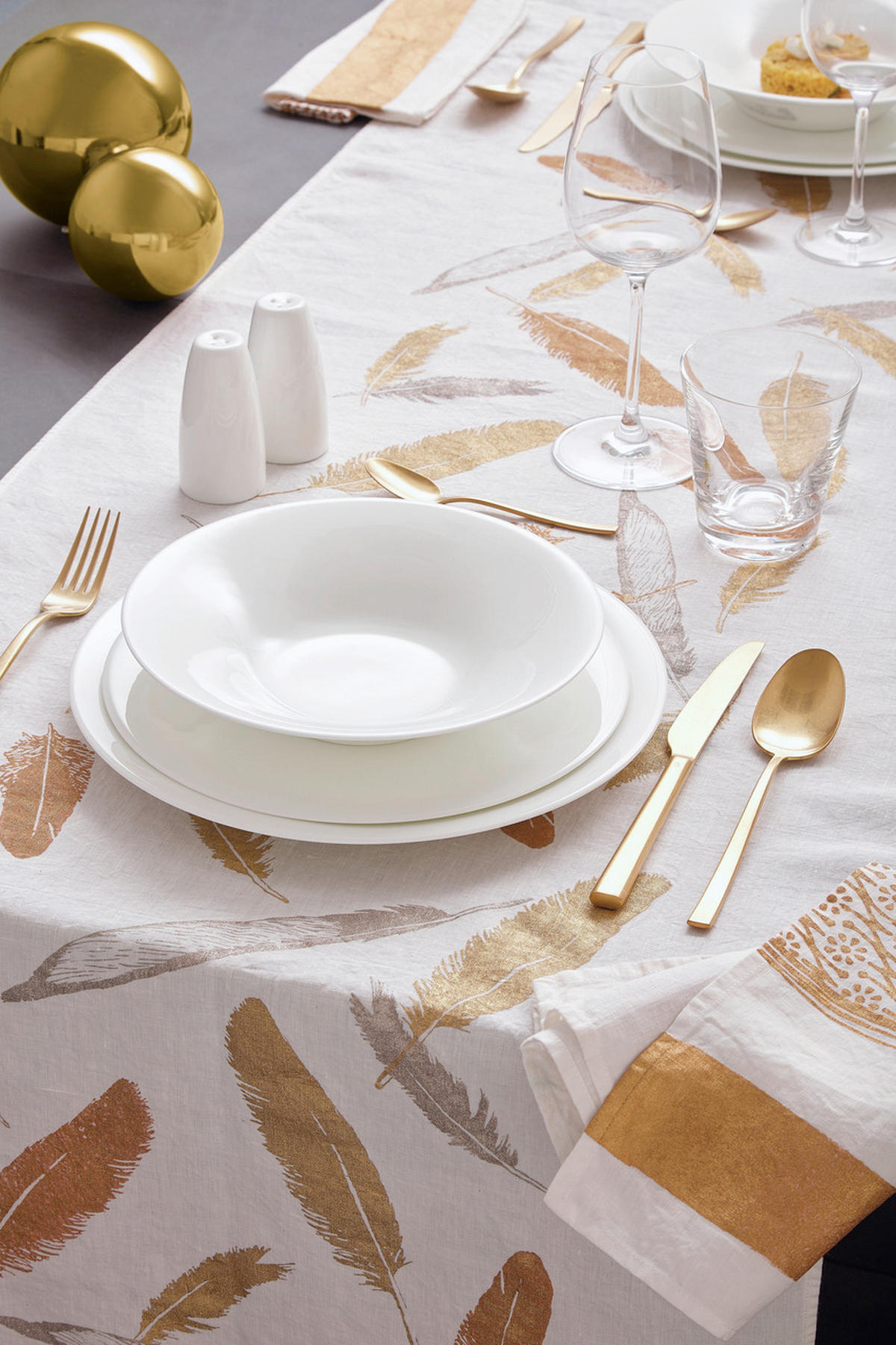 ČINIJA    15/7 cm       Neve  - bela, Osnovno, keramika (15/7cm) - ARTHUR KRUPP