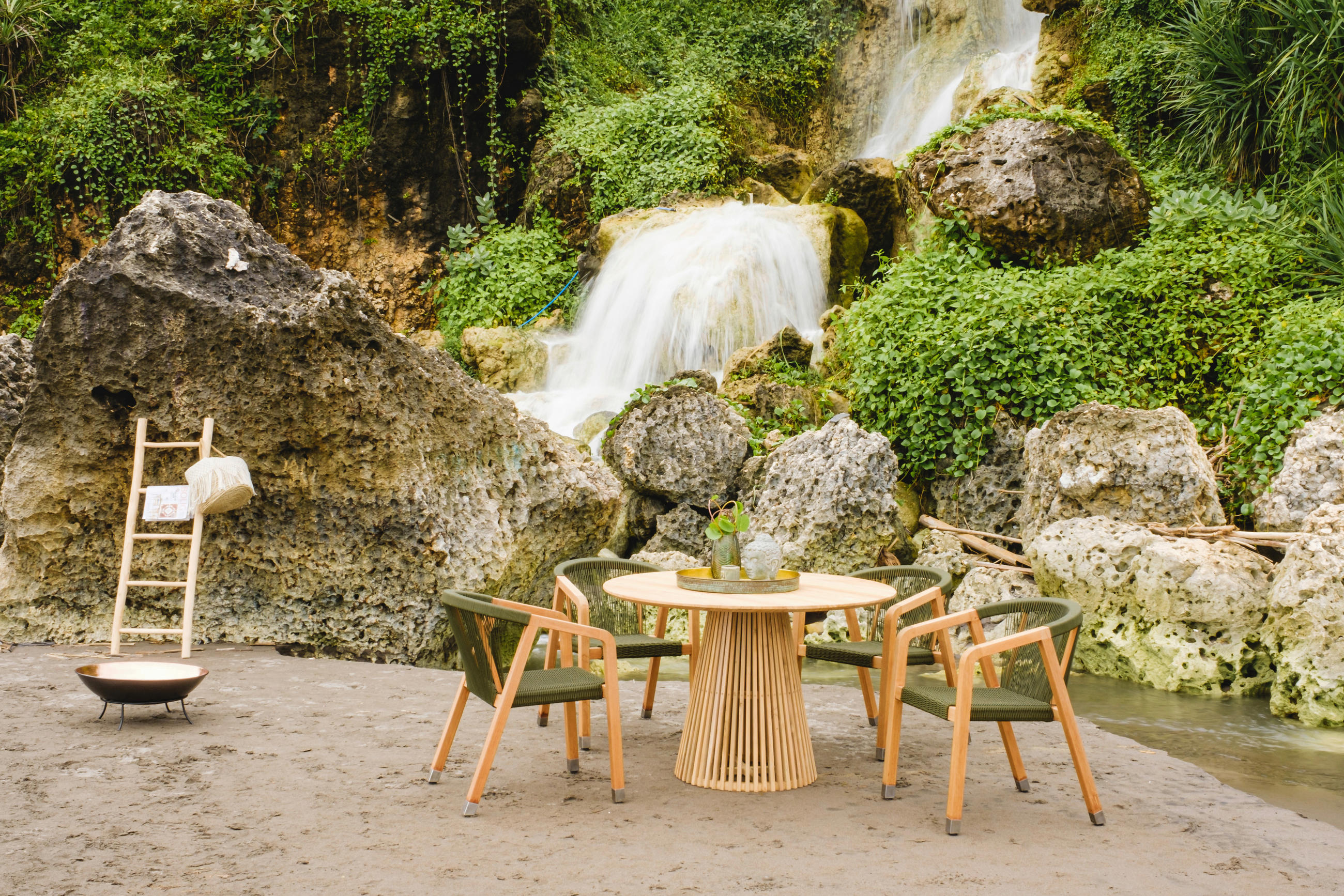 Thumbnail - Amatio Gartentisch, Natur, Holz, Teakholz, vollmassiv, rund, konisch, 120x76x120 cm, Gartenmöbel, Gartentische, Gartenti...