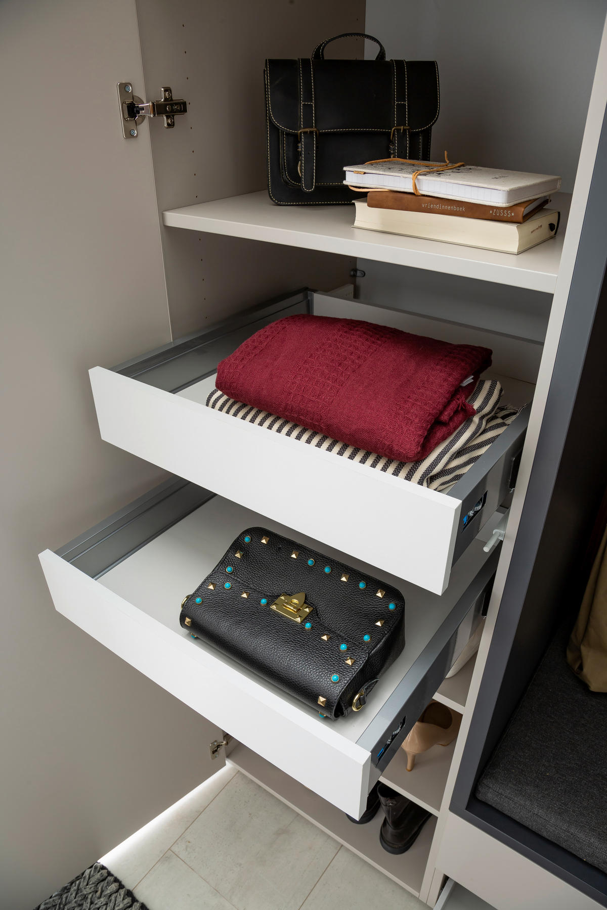 GARDEROBE 5-teilig  in 196/233/59 cm  - Anthrazit/Nussbaumfarben, Design, Holz/Holzwerkstoff (196/233/59cm) - Moderano