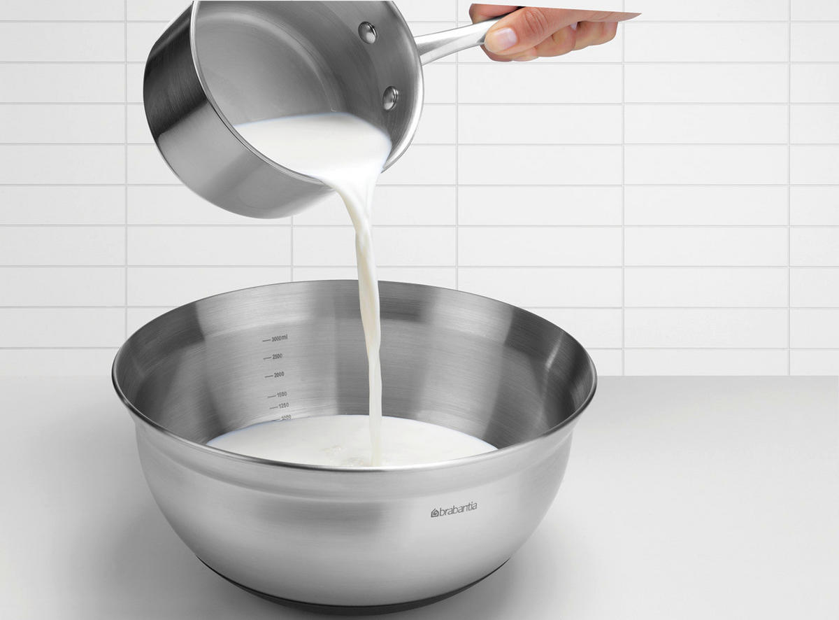 POSODA ZA MEŠANJE - Basics, kovina (26,2/12.6/26,2cm) - Brabantia