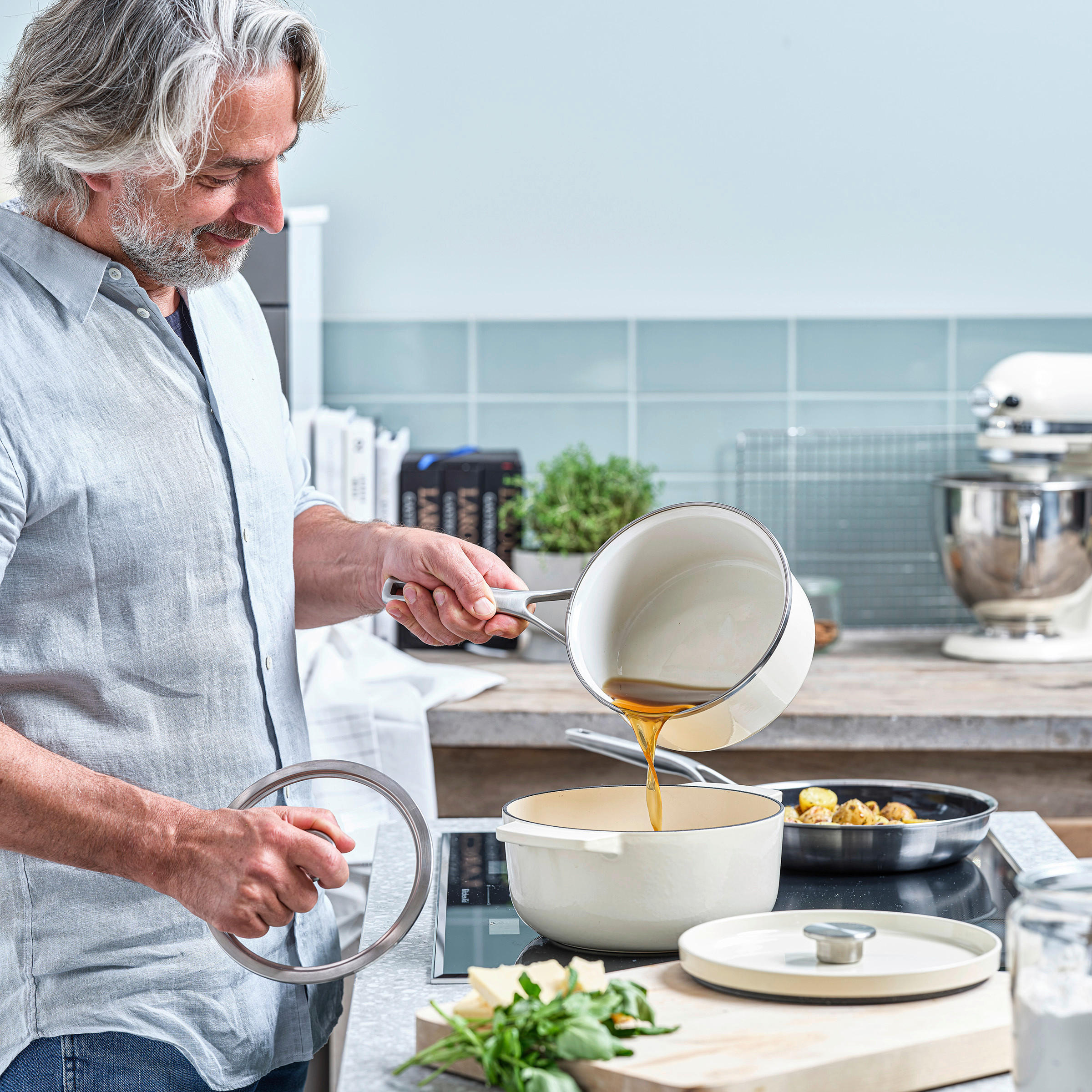BRÄTER Cast Iron  - Creme, Basics, Metall (3.3l) - Kitchenaid