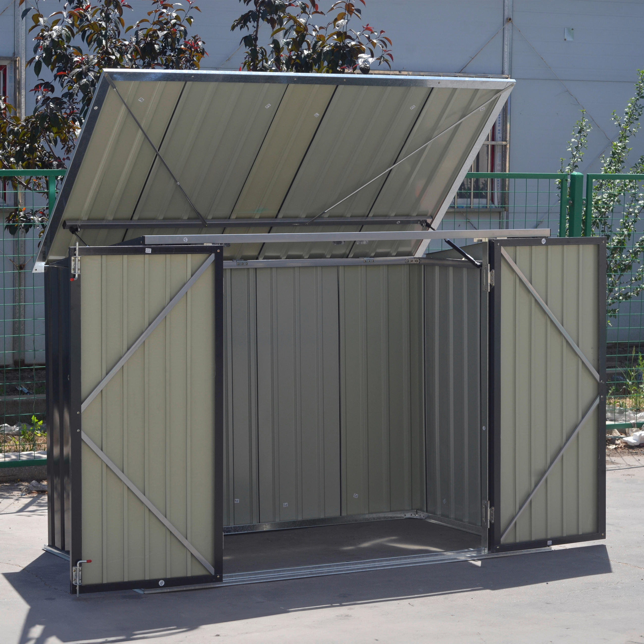 Ambia Garden SKŘÍŇKA NA NÁŘADÍ