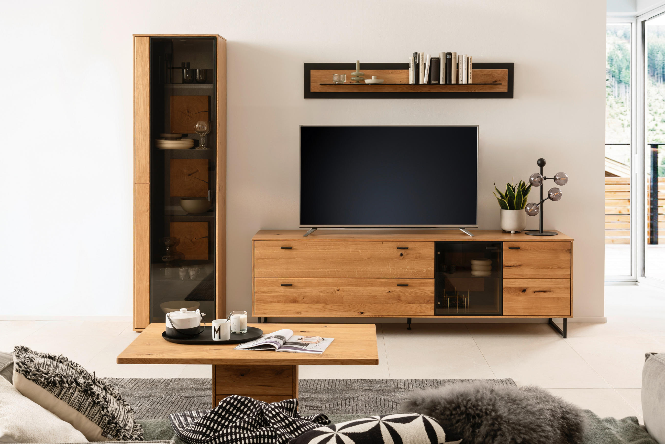 TV-BÄNK Nairobi  i 213/68/50 cm  - skogsek/svart, Design, metall/trämaterial (213/68/50cm) - MID.YOU