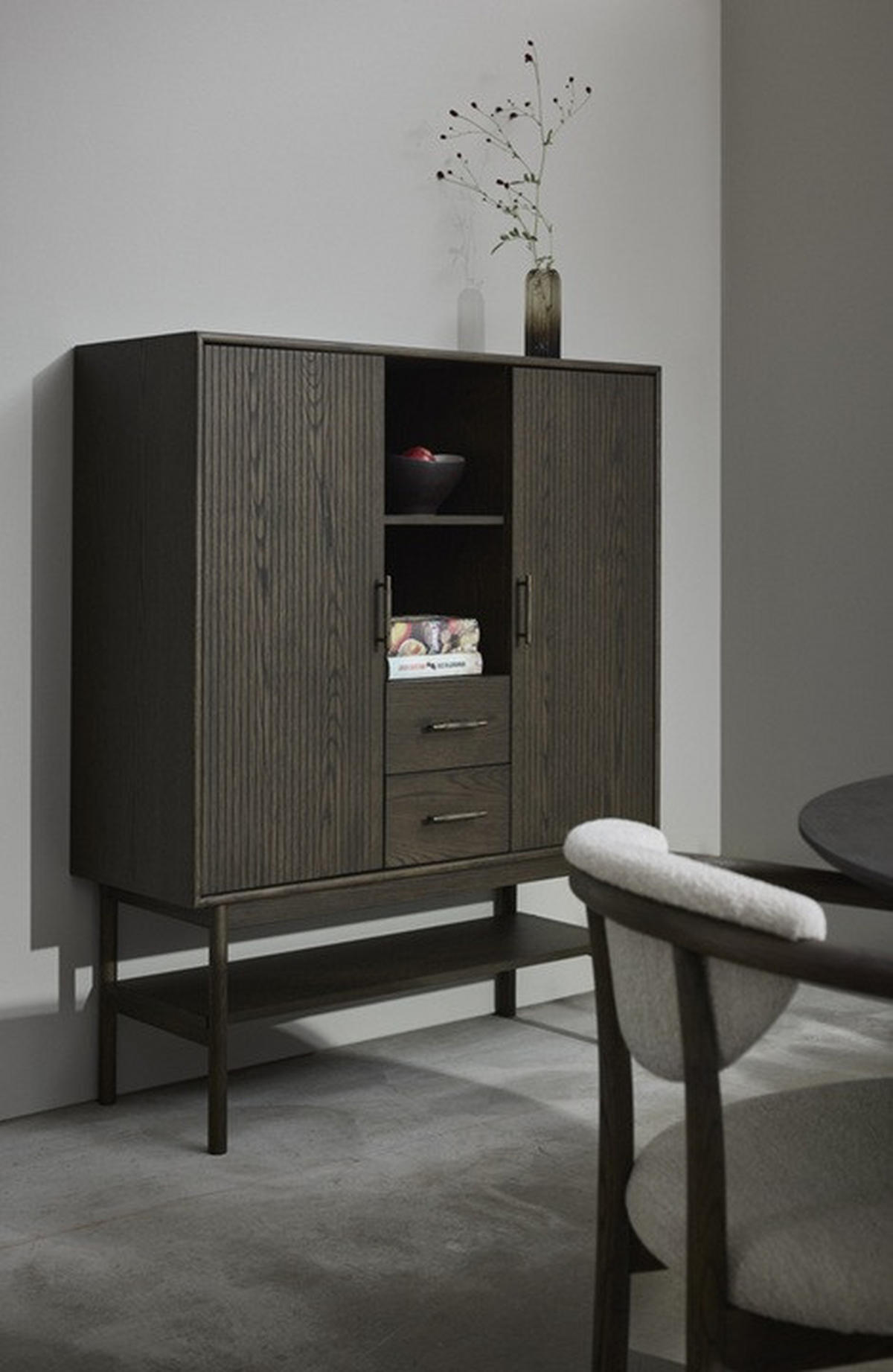 VITRINSKÅP  i faner ek brun  - brun, Modern, trä (110/135/40cm) - Best Price