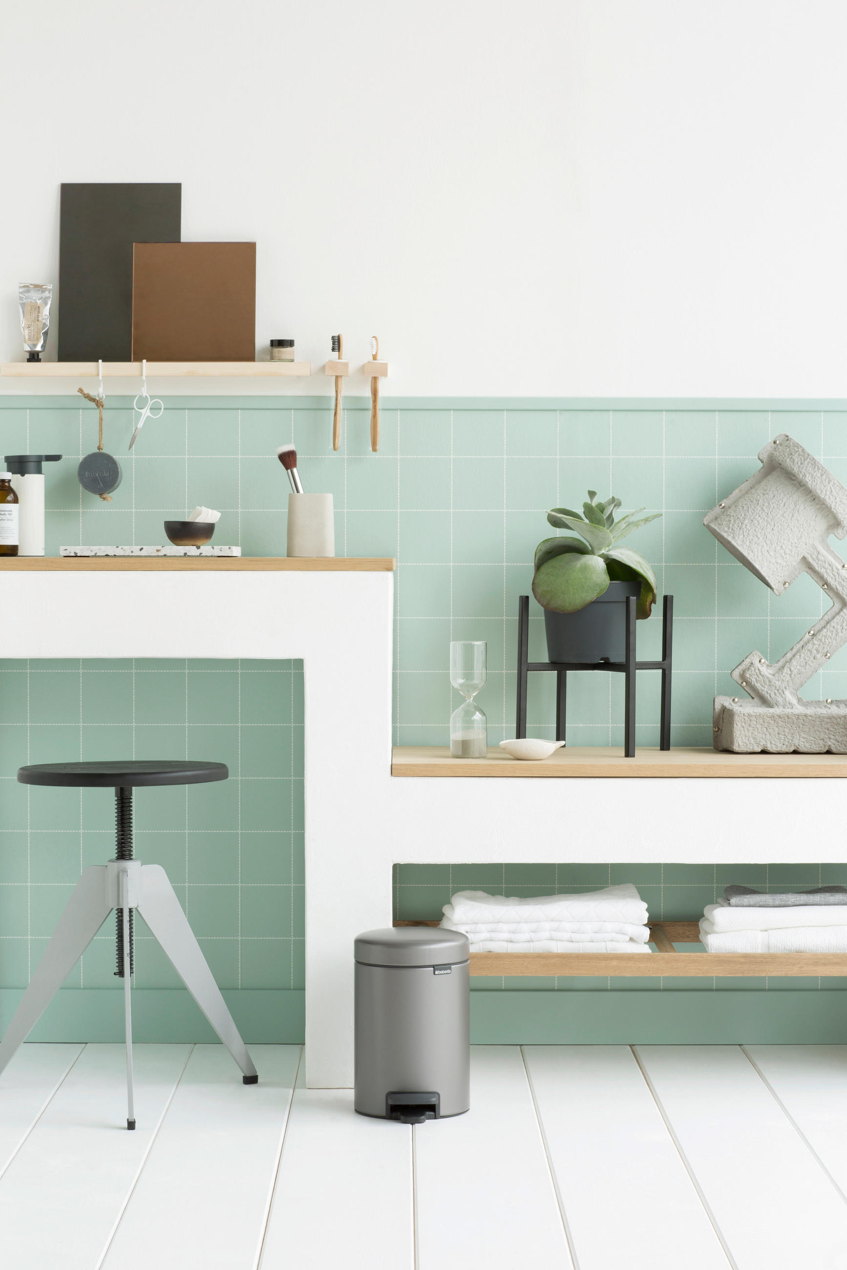 PEDÁLOS SZEMETES  - fekete/platinaszürke, Basics, műanyag/fém (3l) - Brabantia