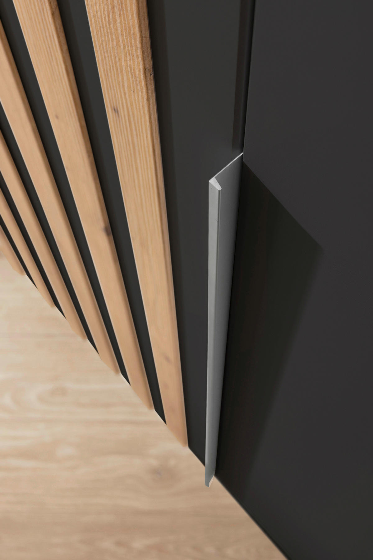 DREHTÜRENSCHRANK in Grau, Eiche Artisan  - Alufarben/Eiche Artisan, Modern, Holzwerkstoff/Metall (181/210/54cm) - Rauch Möbel