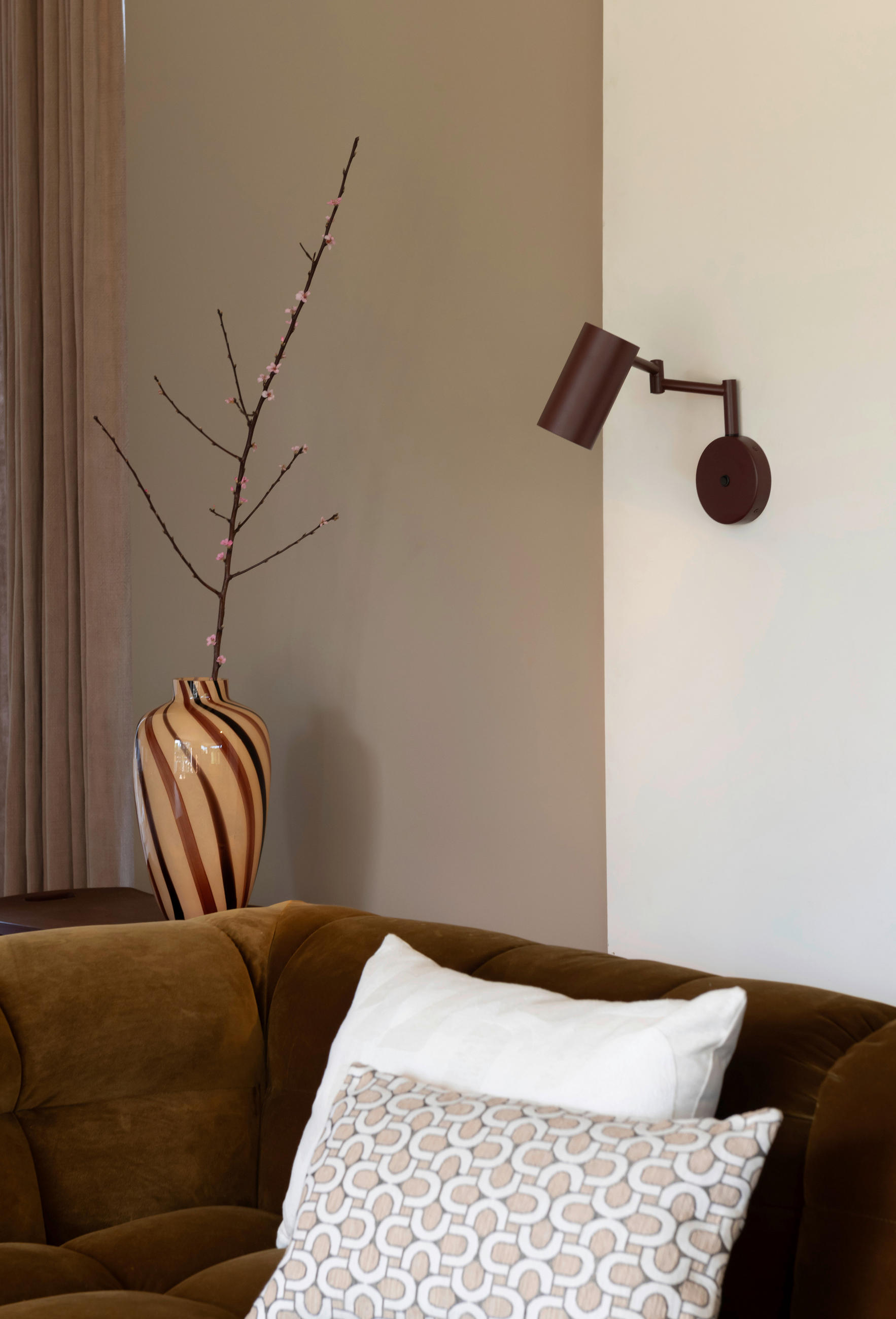 VÄGGLAMPA It's about RoMi 33/27 cm   - bordeaux, Design, metall (33/27cm) - It's about Romi