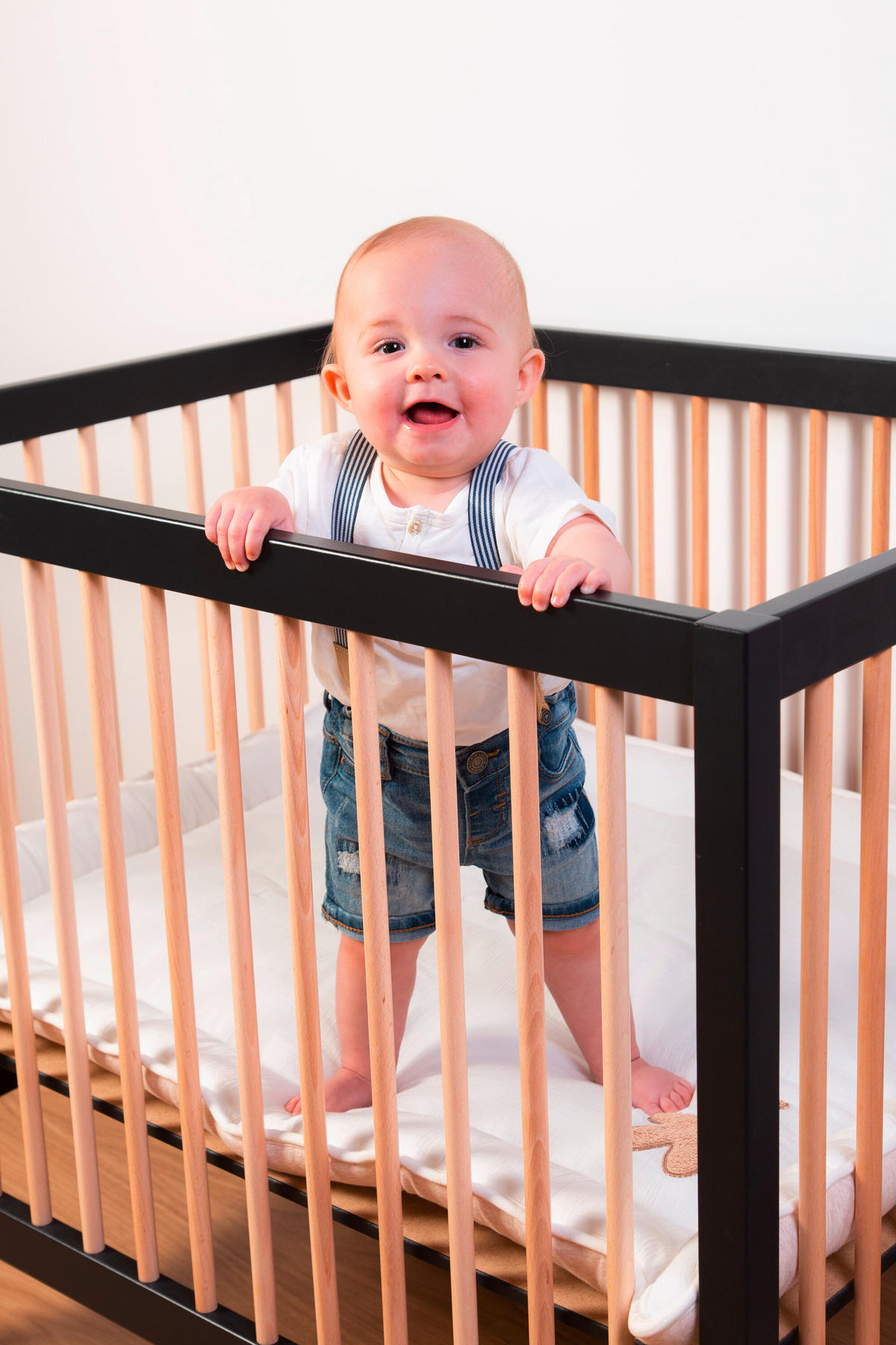 LAUFGITTER Playpen 97 2023  98/78/82 cm  - Schwarz/Naturfarben, KONVENTIONELL, Holz/Kunststoff (98/78/82cm) - Childhome