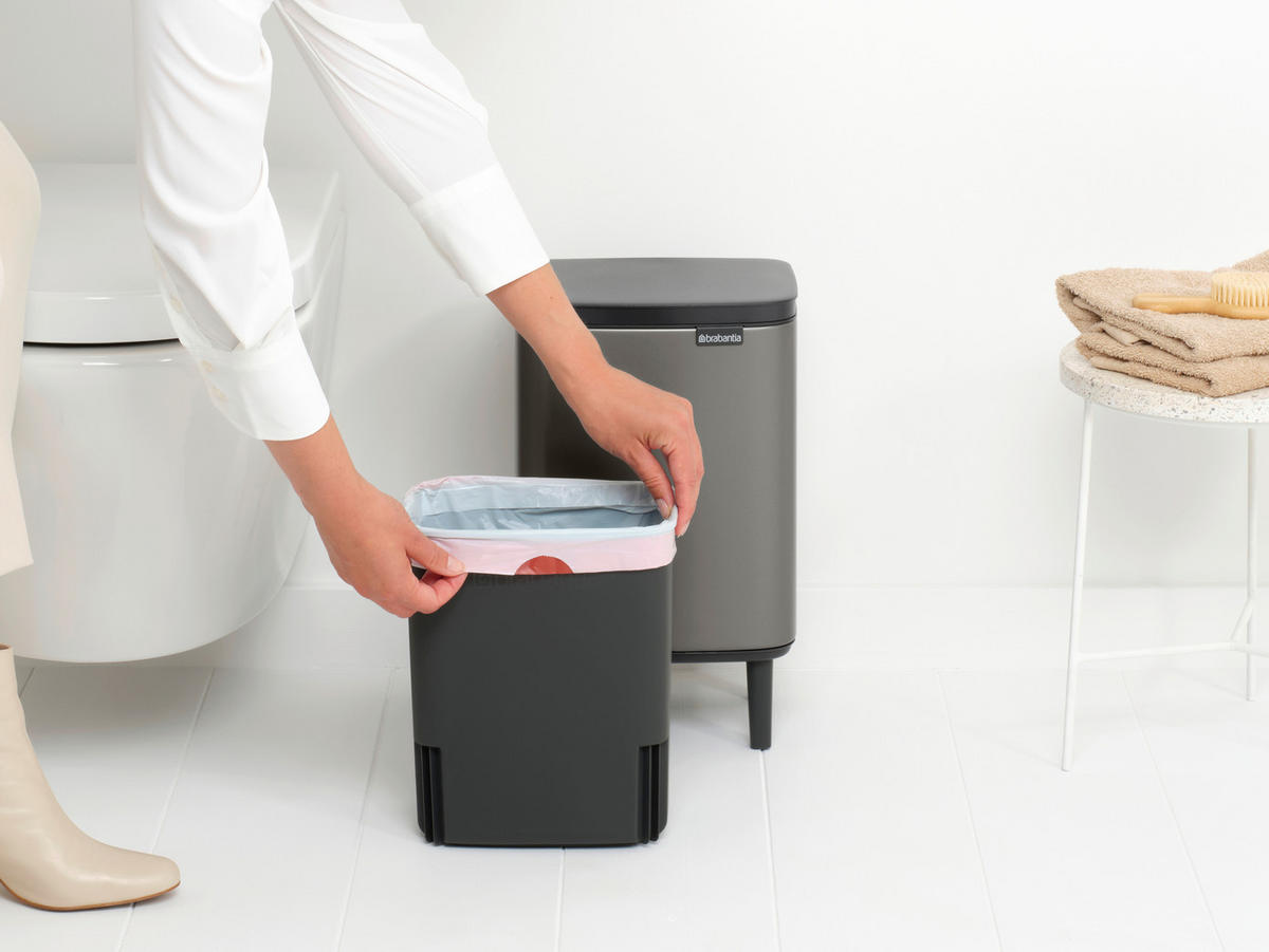 SZEMETESVÖDÖR 7 l  - fekete/platinaszürke, Design, műanyag/fém (7Ll) - Brabantia