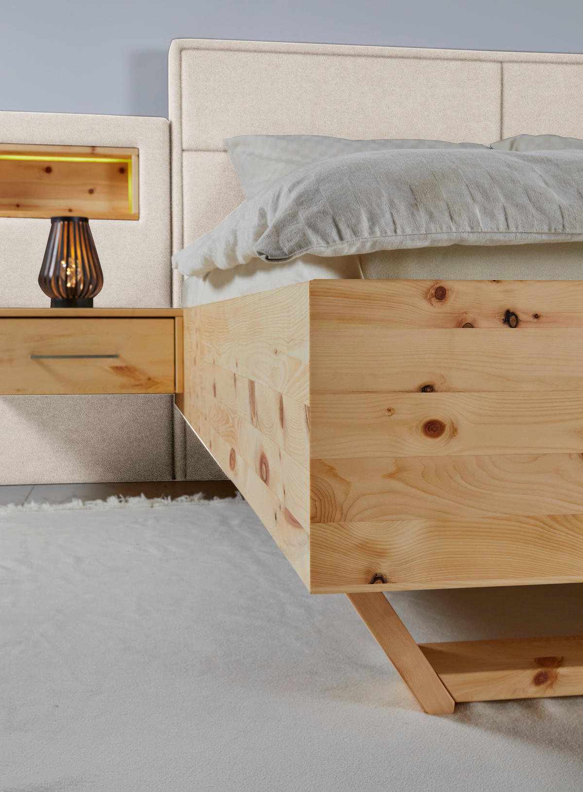 BETT 180/200 cm  in Naturfarben, Zirbelkieferfarben  - Zirbelkieferfarben/Naturfarben, Natur, Holz/Textil (180/200cm) - Valnatura