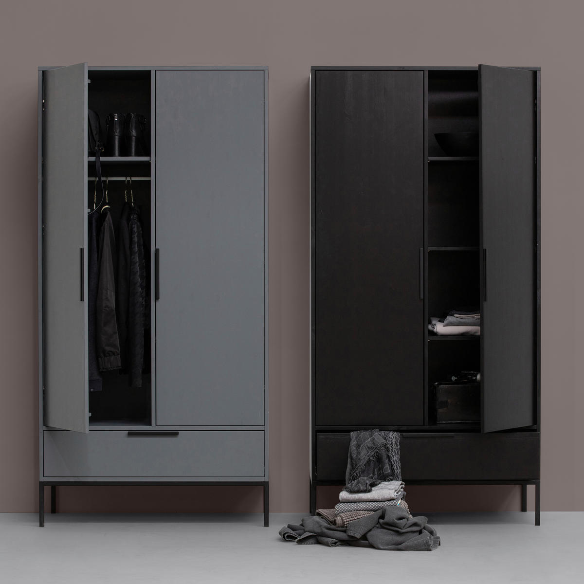 DREHTÜRENSCHRANK  in Schwarz  - Schwarz, Basics, Holz/Metall (100/200/53cm) - MID.YOU