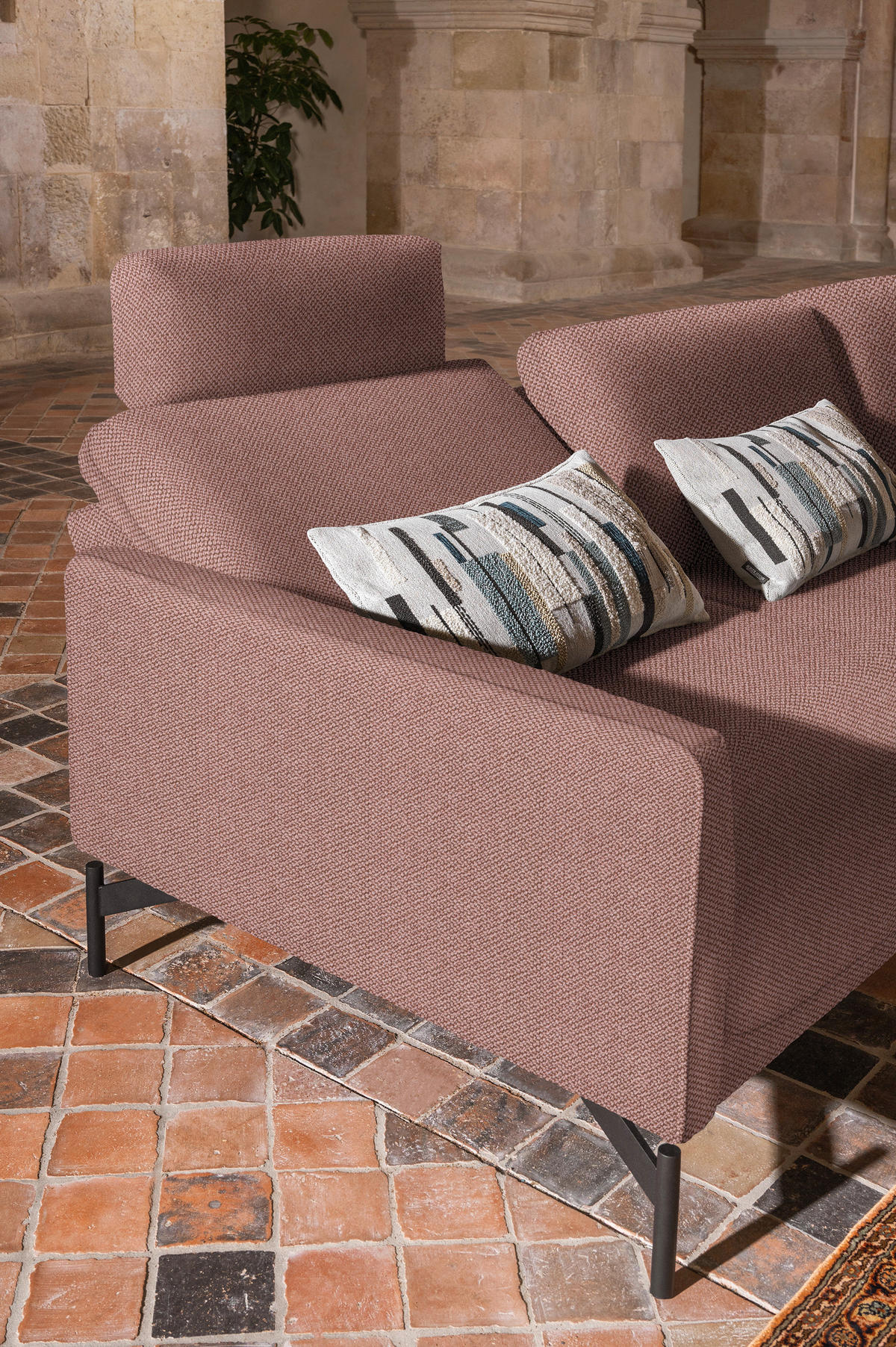 ECKSOFA in Flachgewebe, Struktur Hellrot  - Hellrot/Anthrazit, Design, Textil/Metall (254/230cm) - Johann Jakob