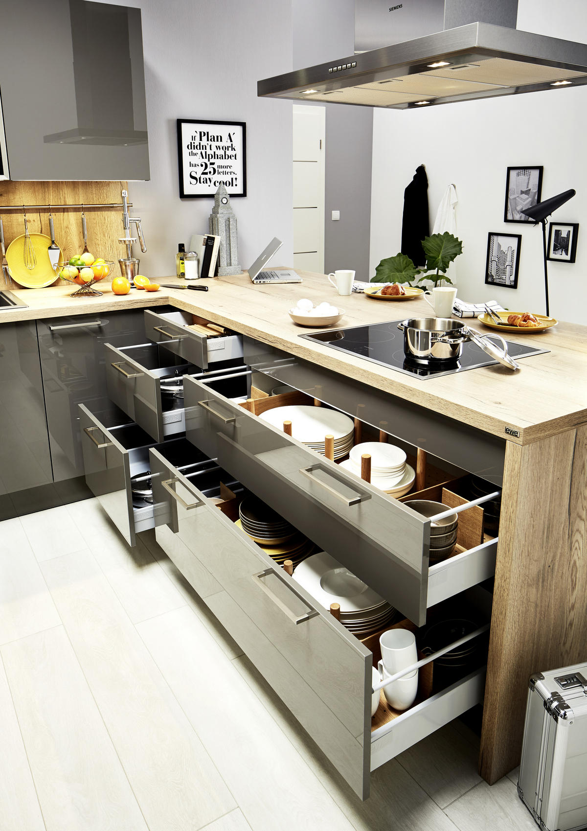EINBAUKÜCHE   - Design, Holzwerkstoff - EWE