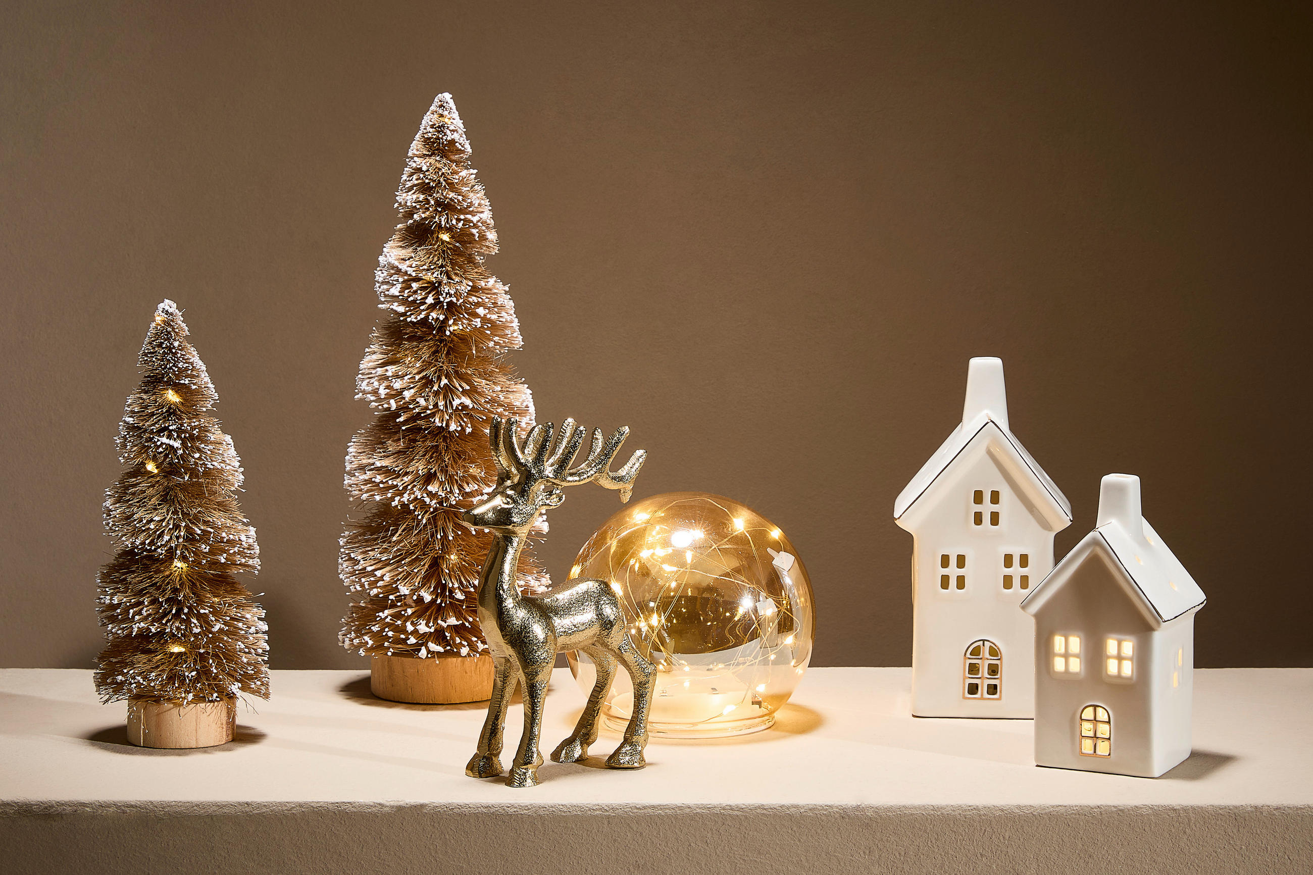 DEKOBAUM  - Braun, Basics, Kunststoff (11/11/30cm) - X-Mas
