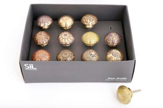 DEKORAČNÍ ÚCHYTKA NÁBYTKU - Basics, kov